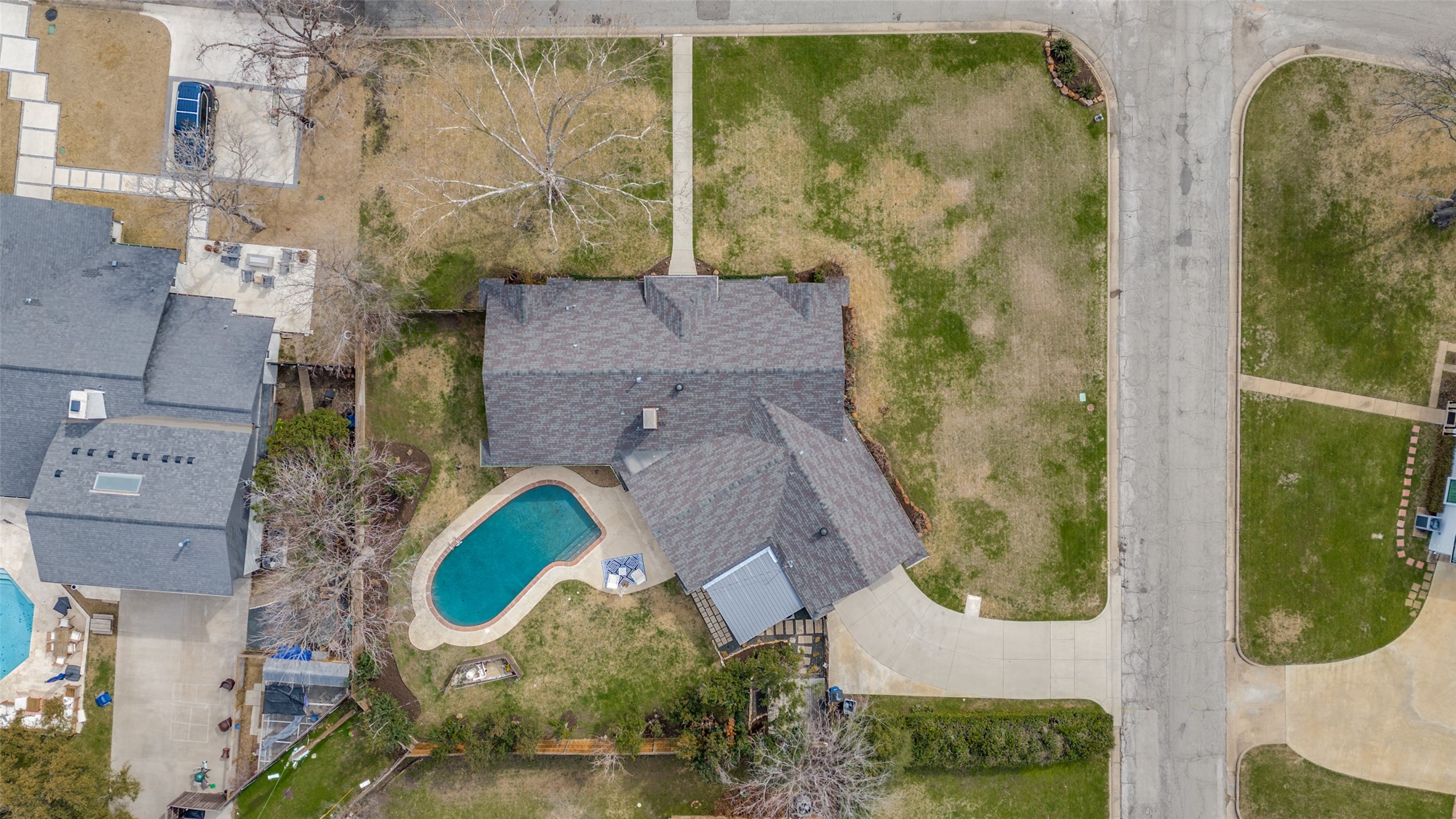 7715 Maplecrest Drive