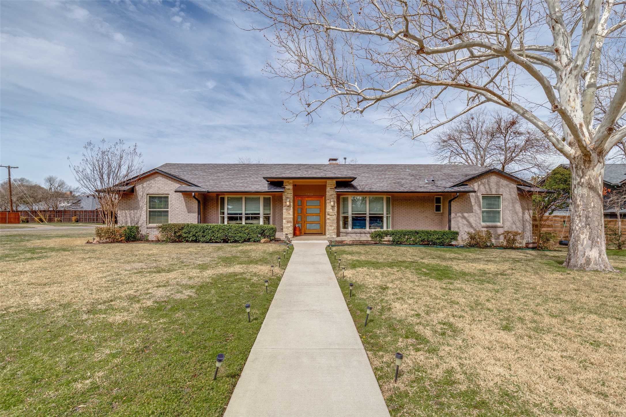 7715 Maplecrest Drive