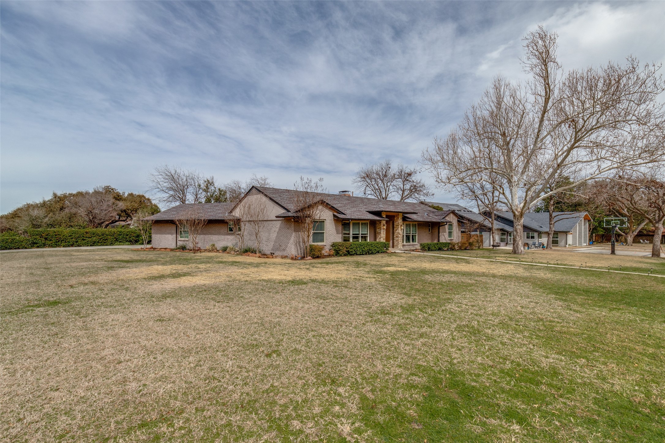 7715 Maplecrest Drive