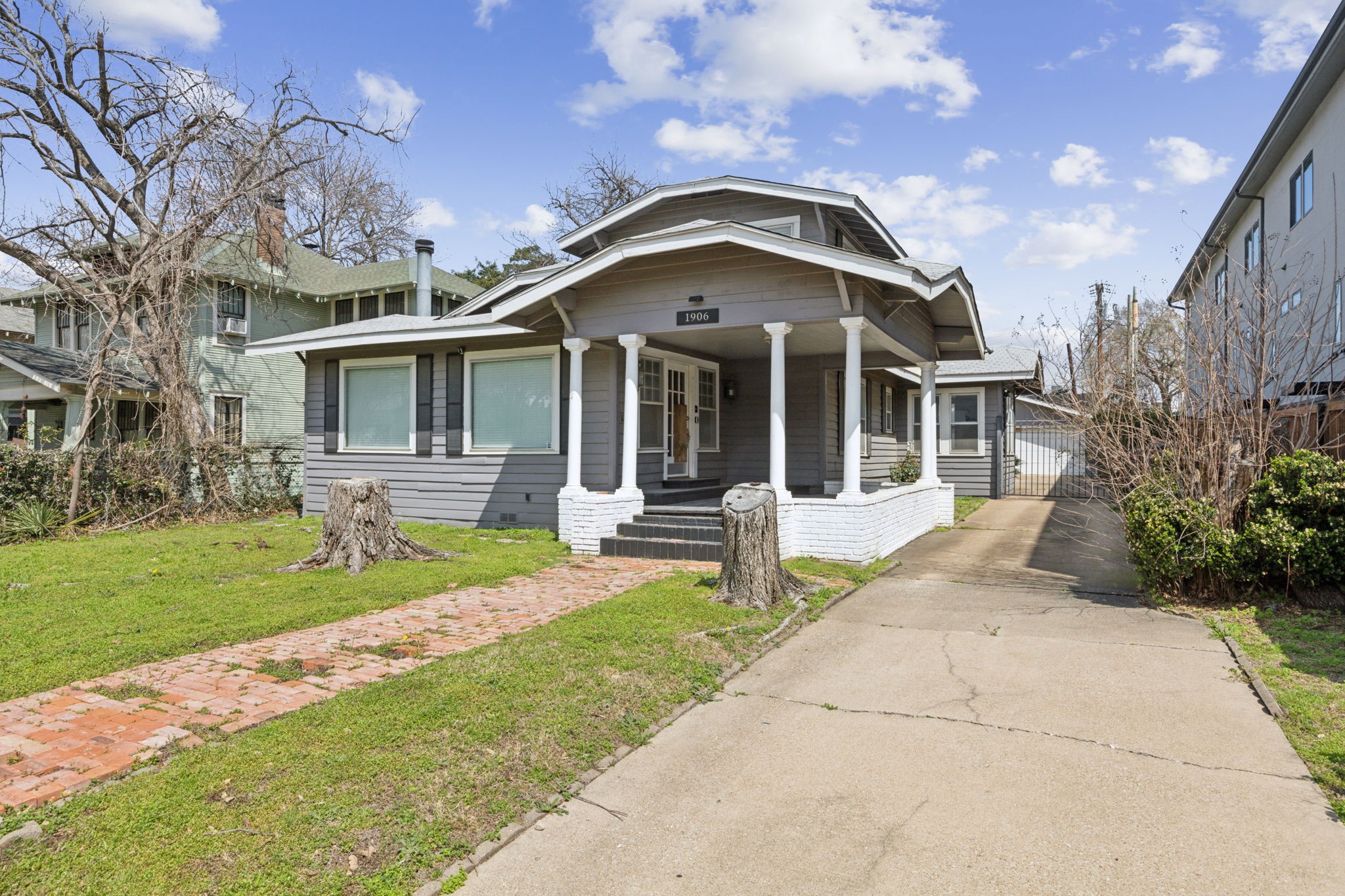 1906 Moser Avenue