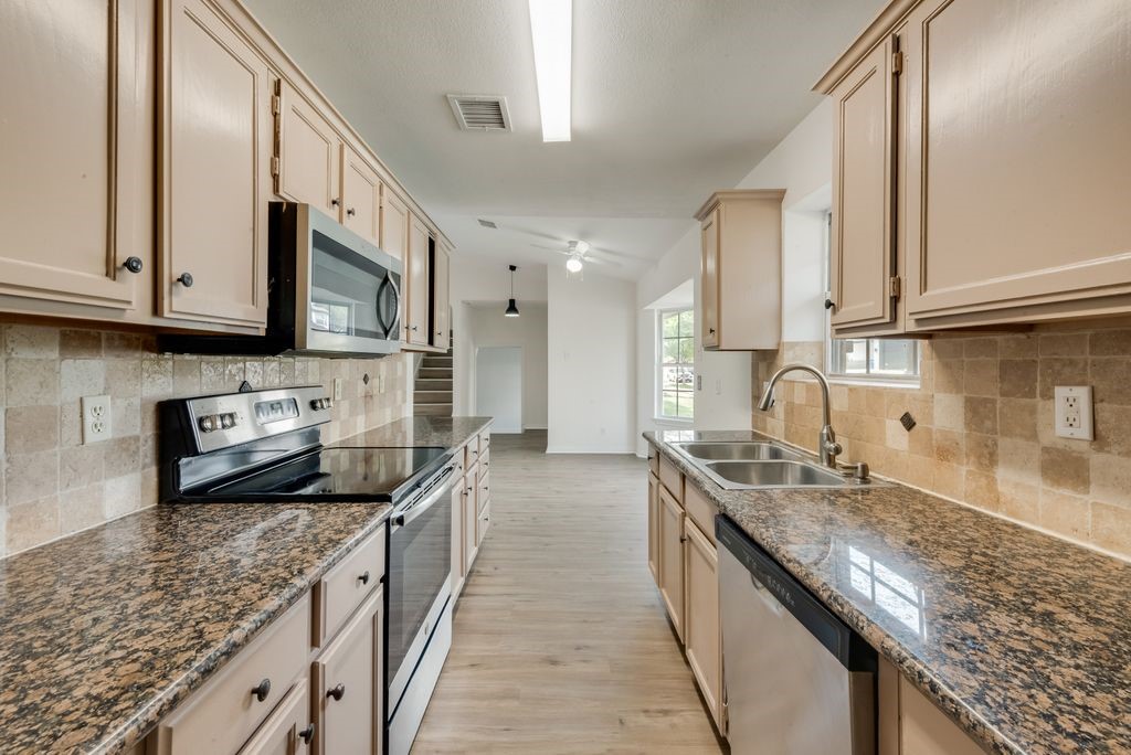 7330 Casa Loma Avenue