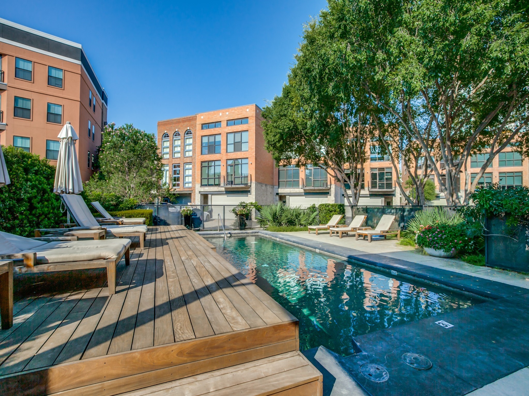 2915 Magnolia Hill