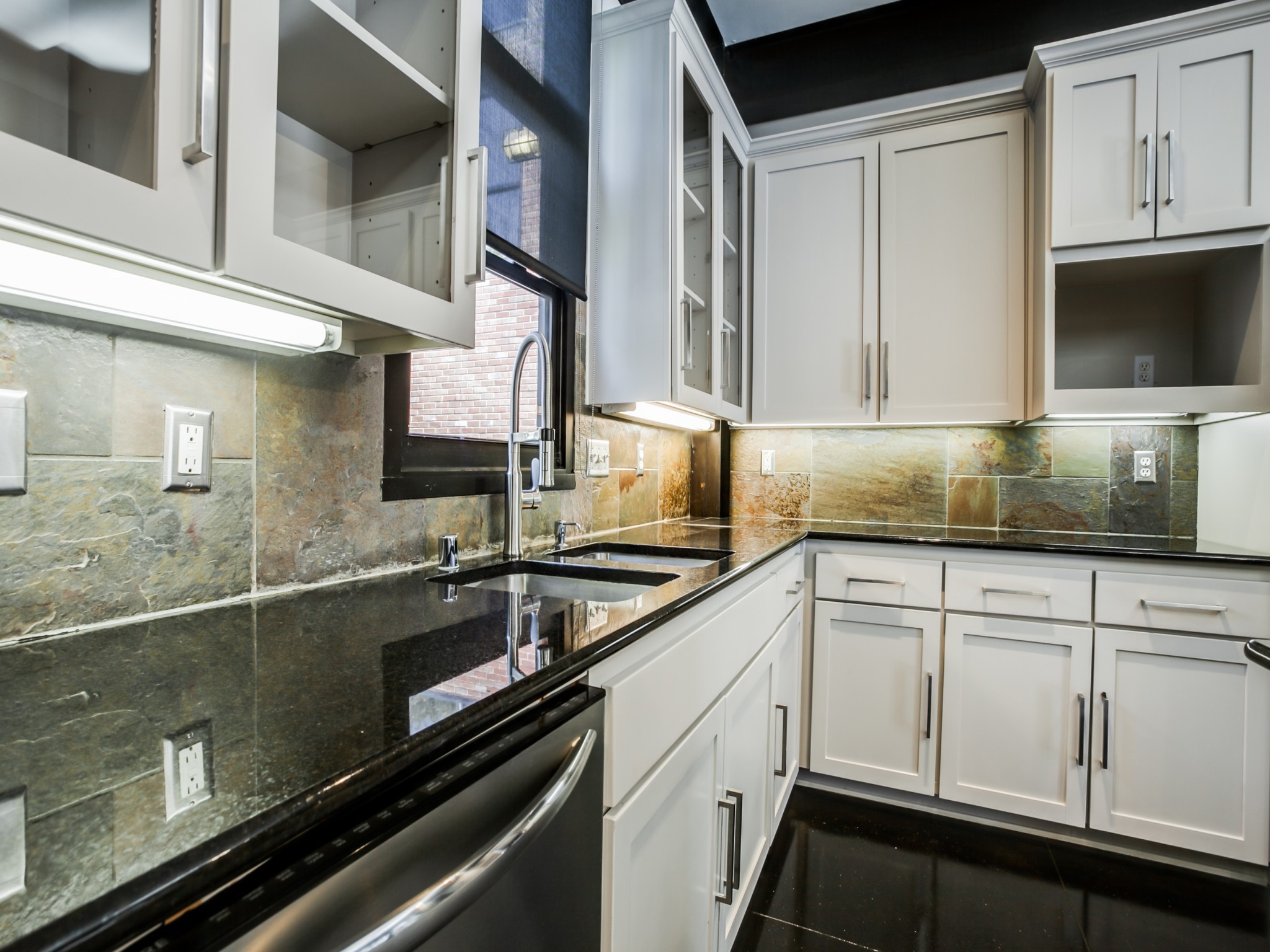 2915 Magnolia Hill