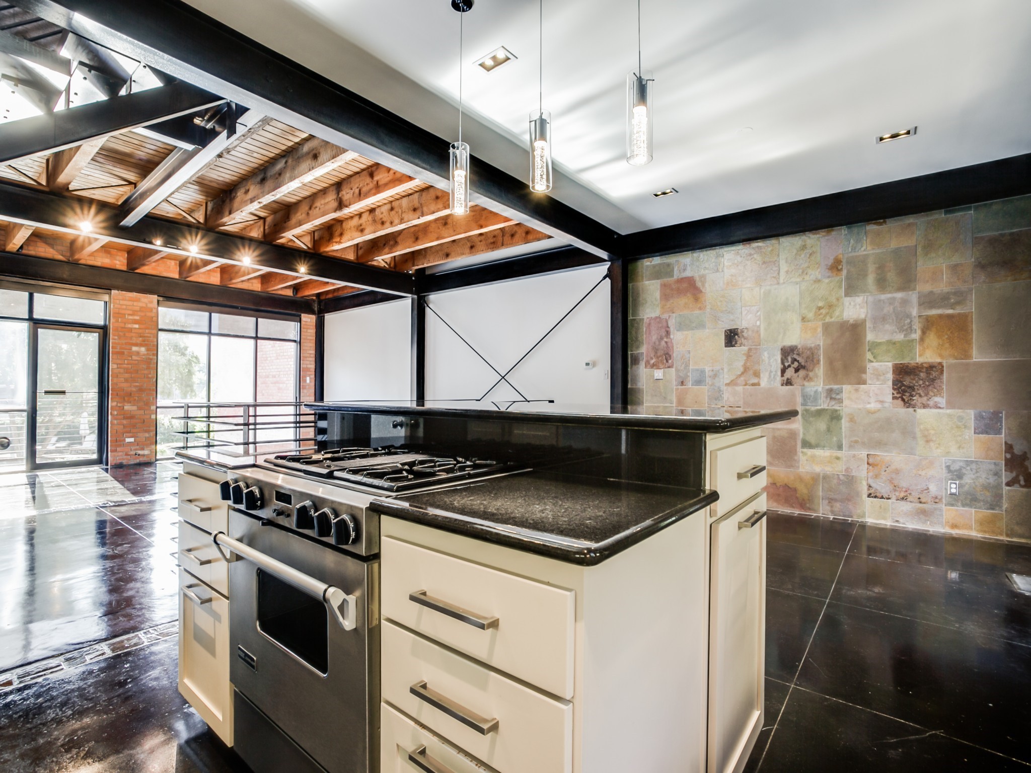 2915 Magnolia Hill