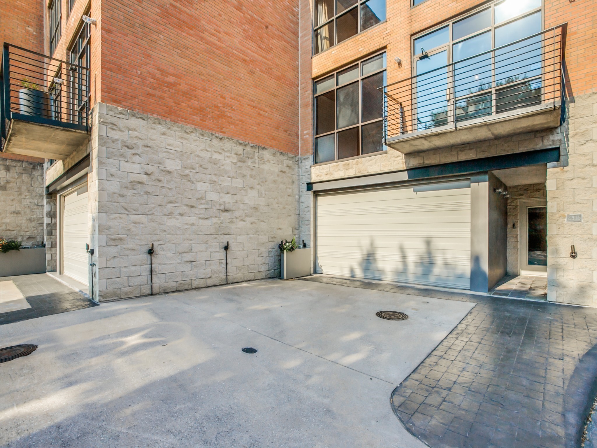 2915 Magnolia Hill