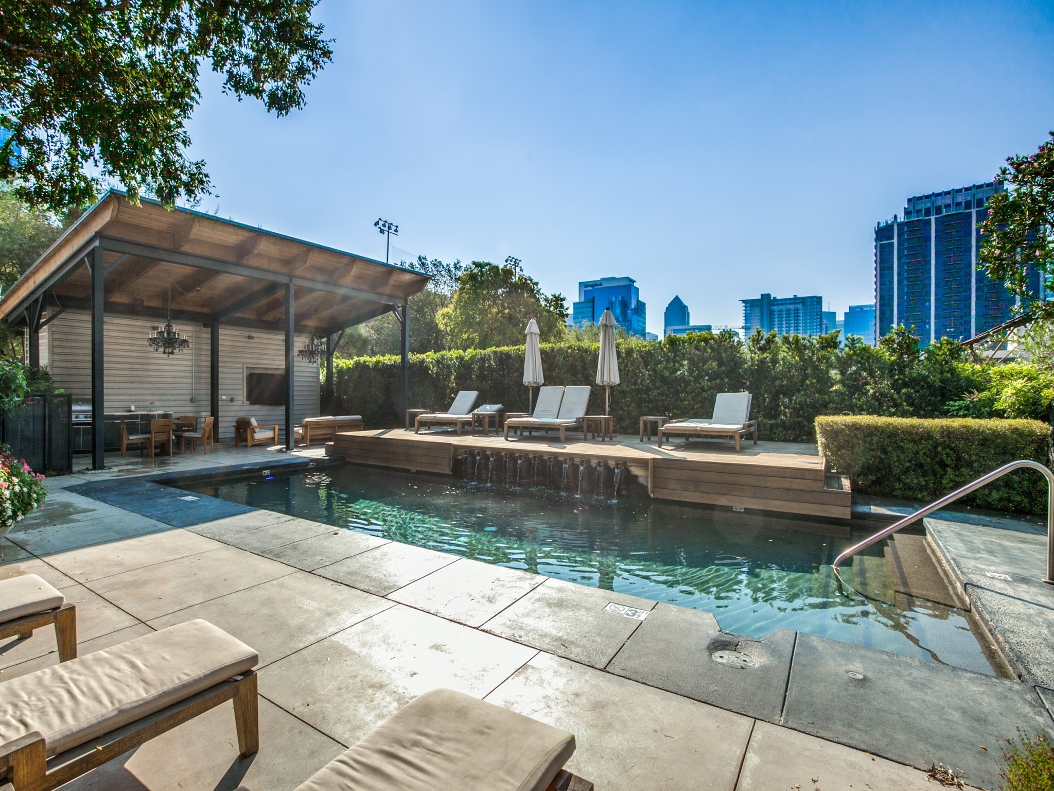 2915 Magnolia Hill