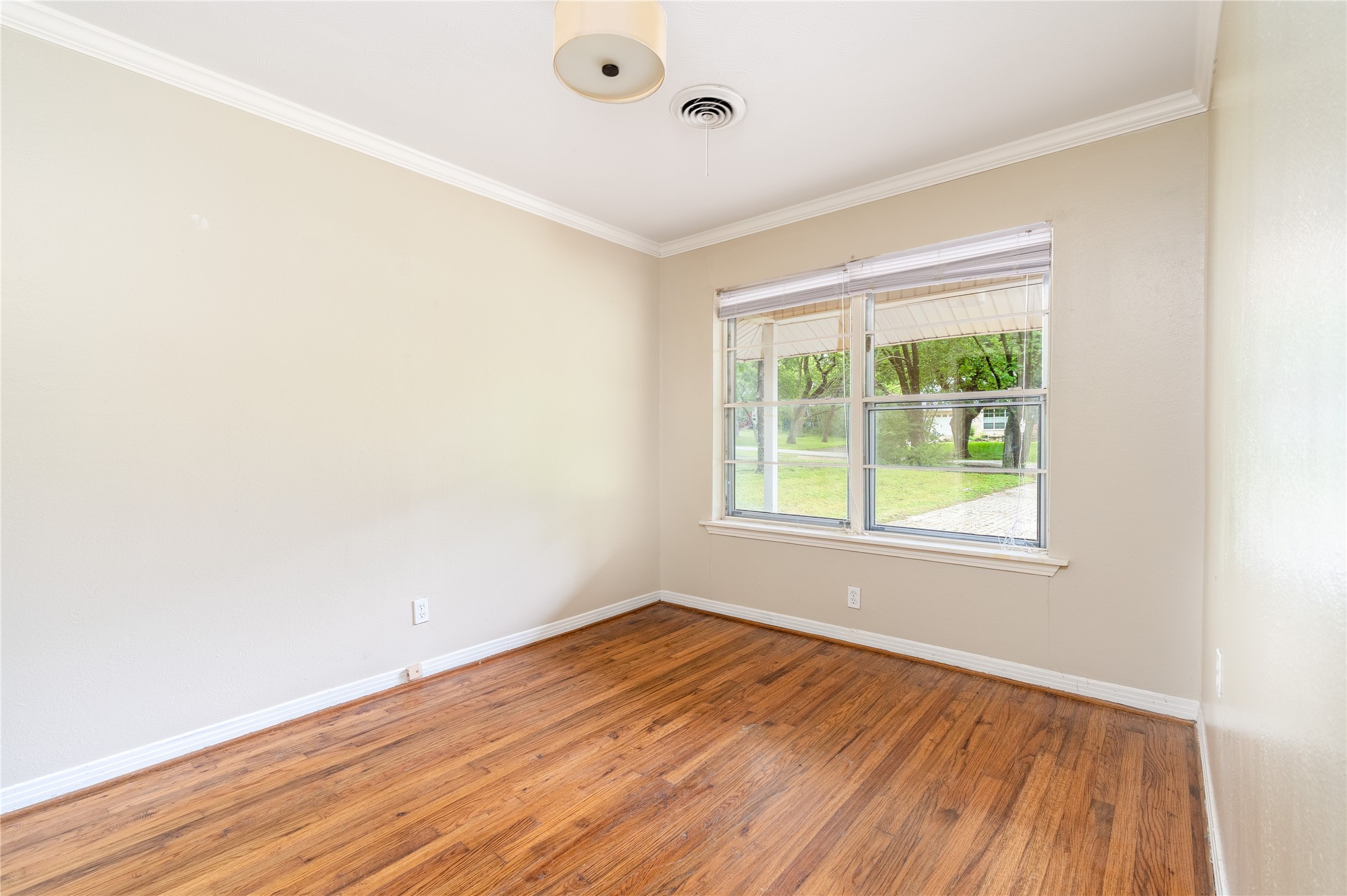 1523 San Saba Drive