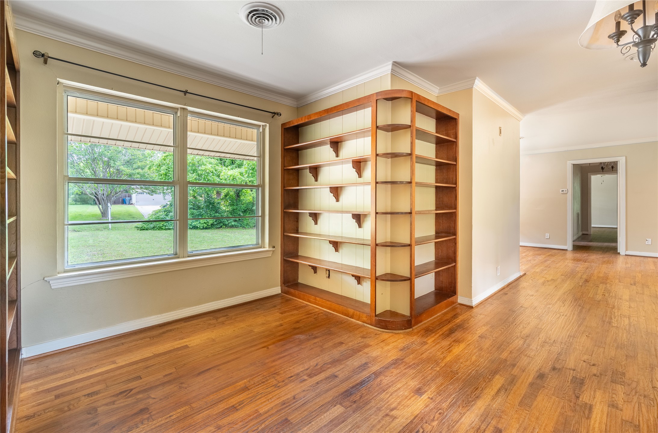 1523 San Saba Drive