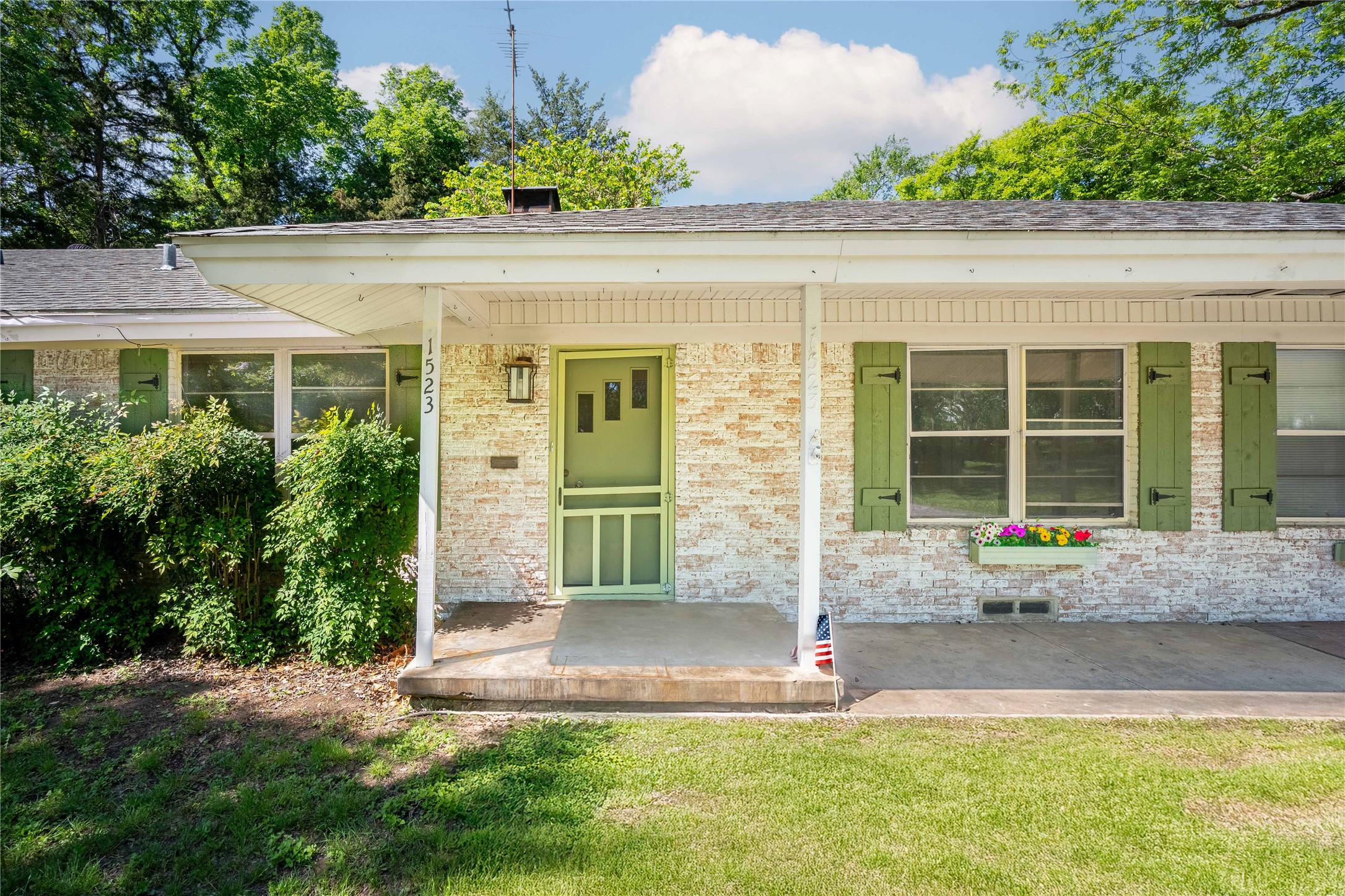 1523 San Saba Drive