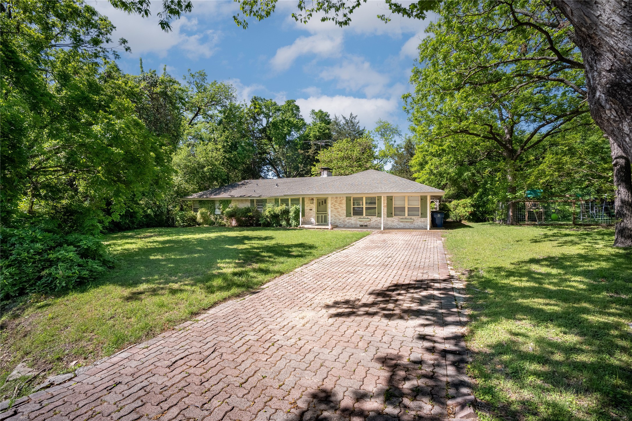 1523 San Saba Drive