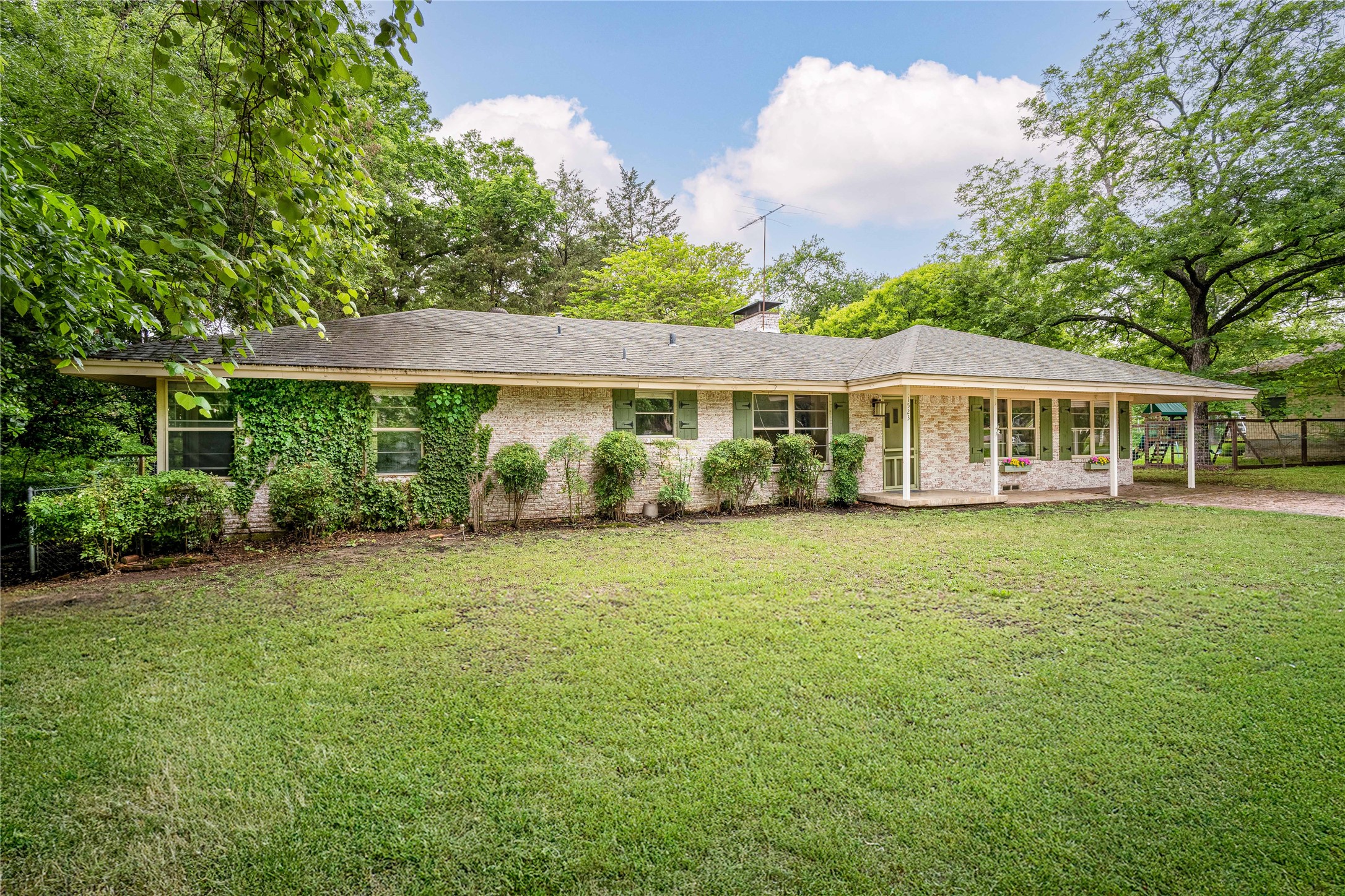 1523 San Saba Drive