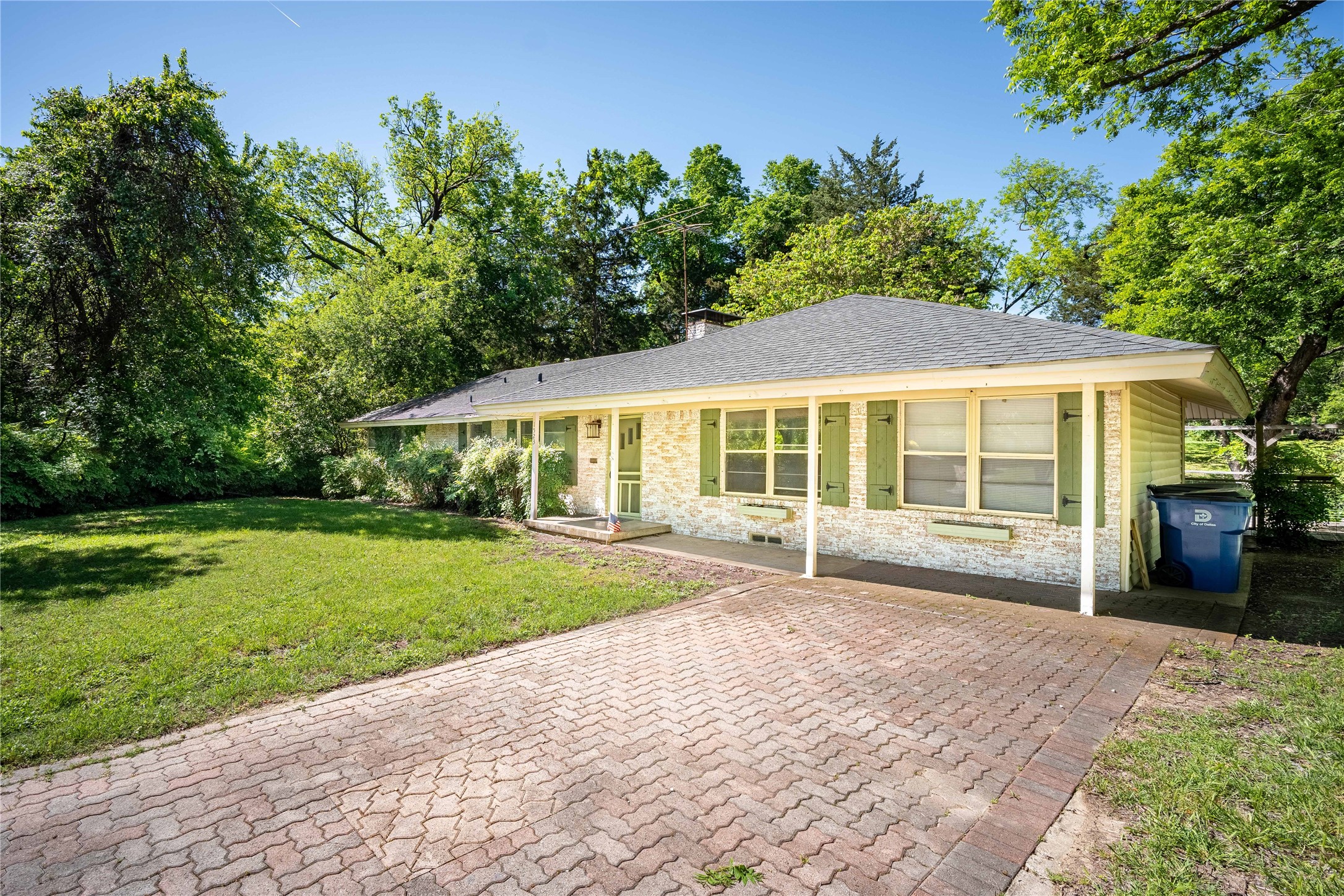 1523 San Saba Drive