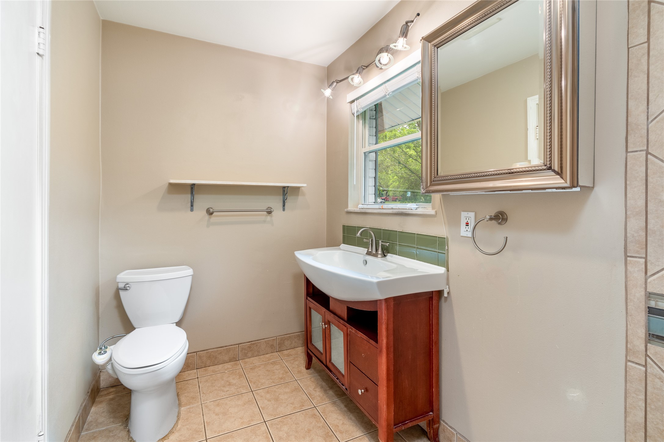 1523 San Saba Drive