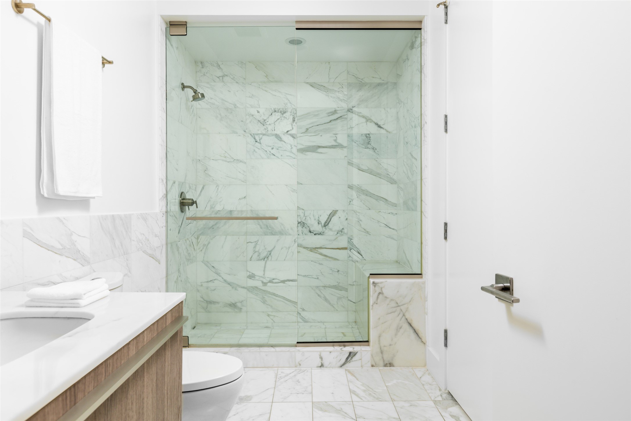 3130 N Harwood Street 903