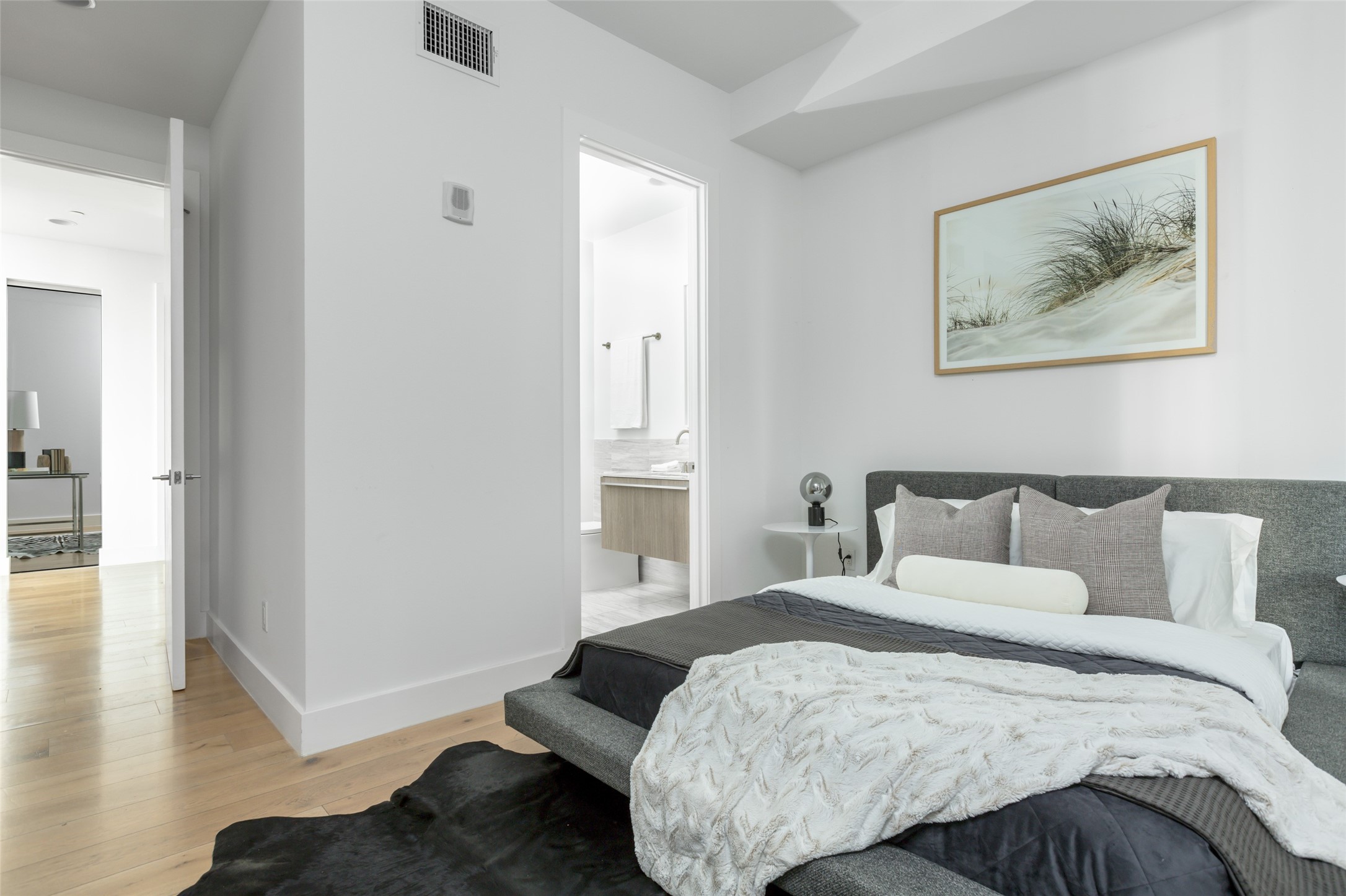 3130 N Harwood Street 903