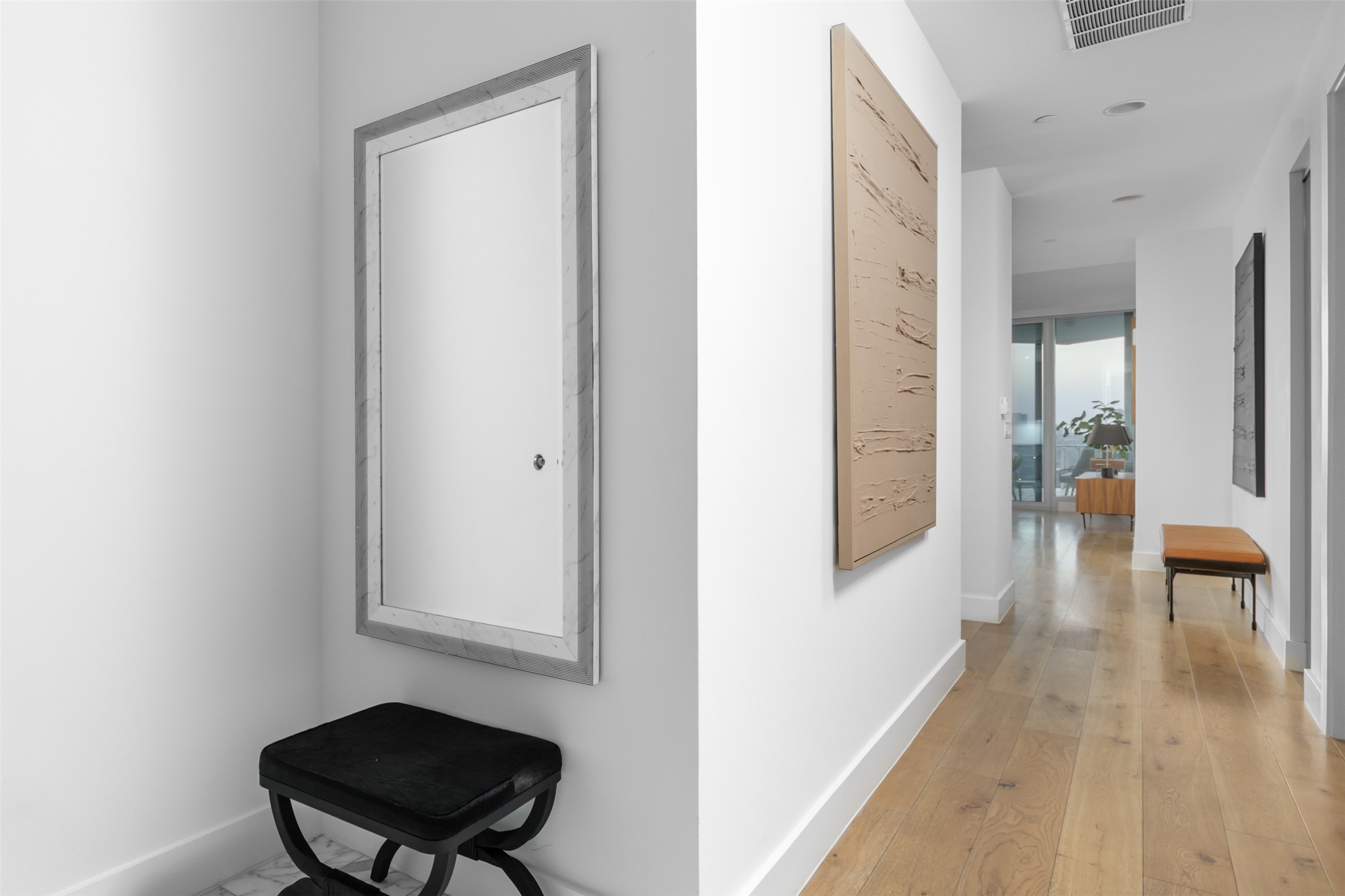 3130 N Harwood Street 903