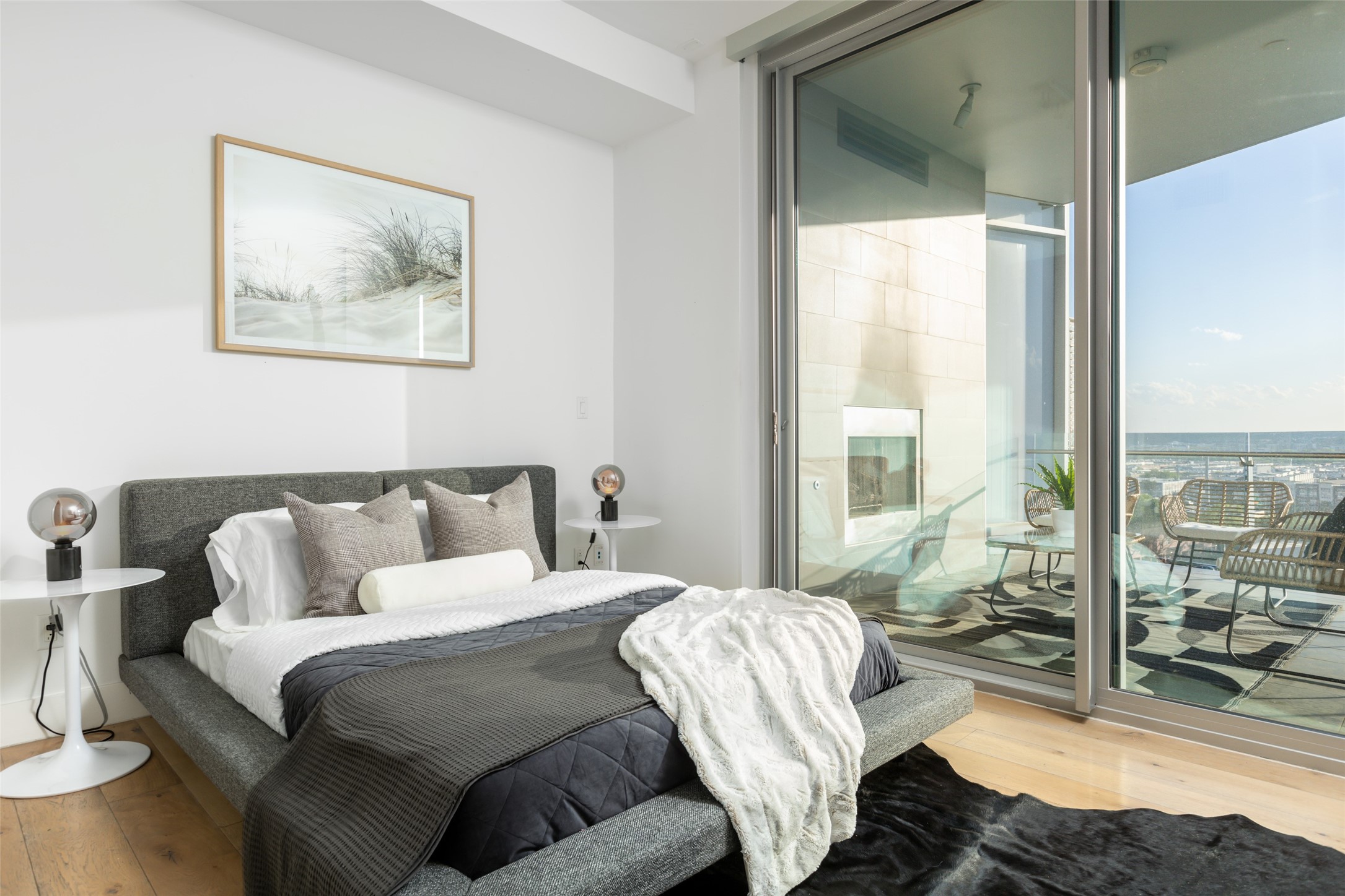 3130 N Harwood Street 903