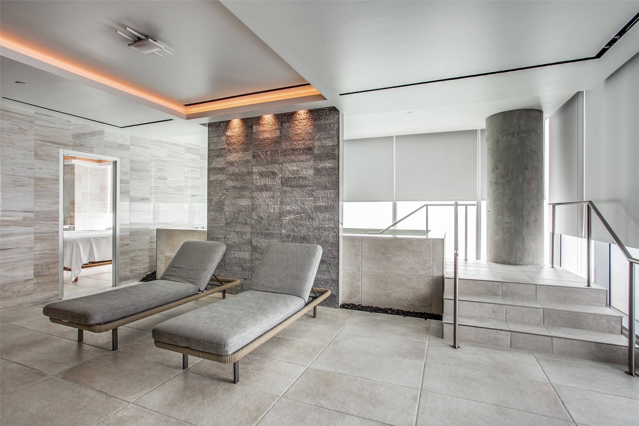 3130 N Harwood Street 903