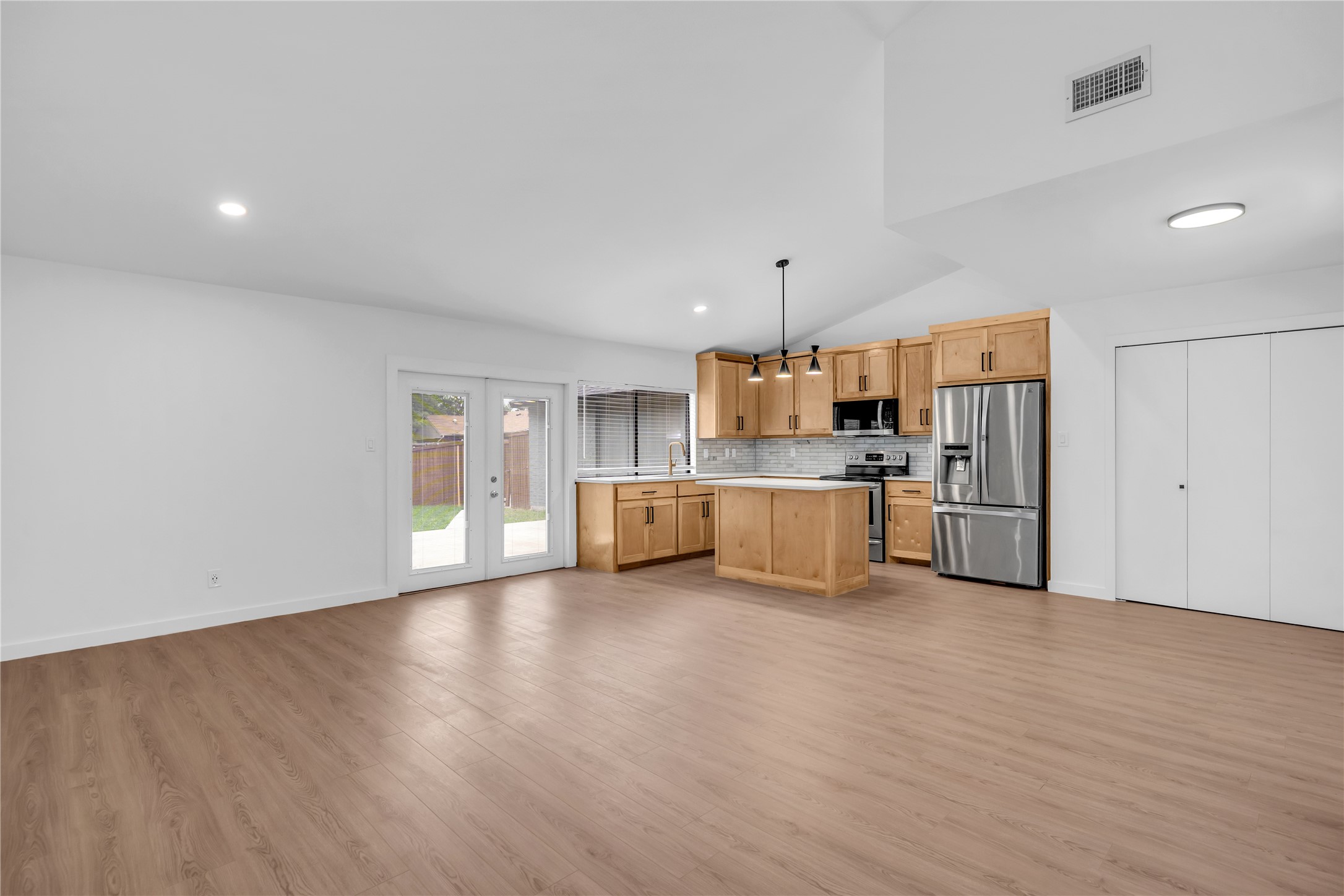 808 Warwick Drive