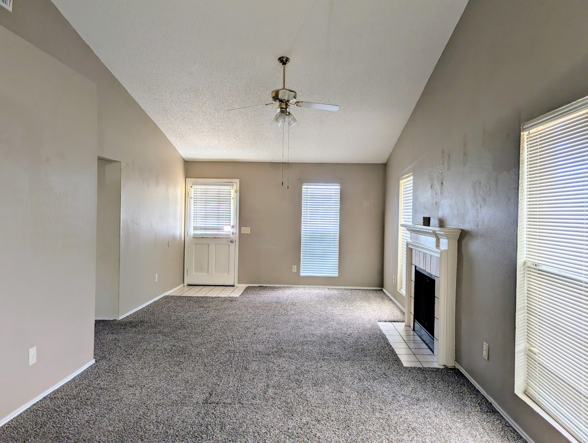 2412 Country Hollow Lane