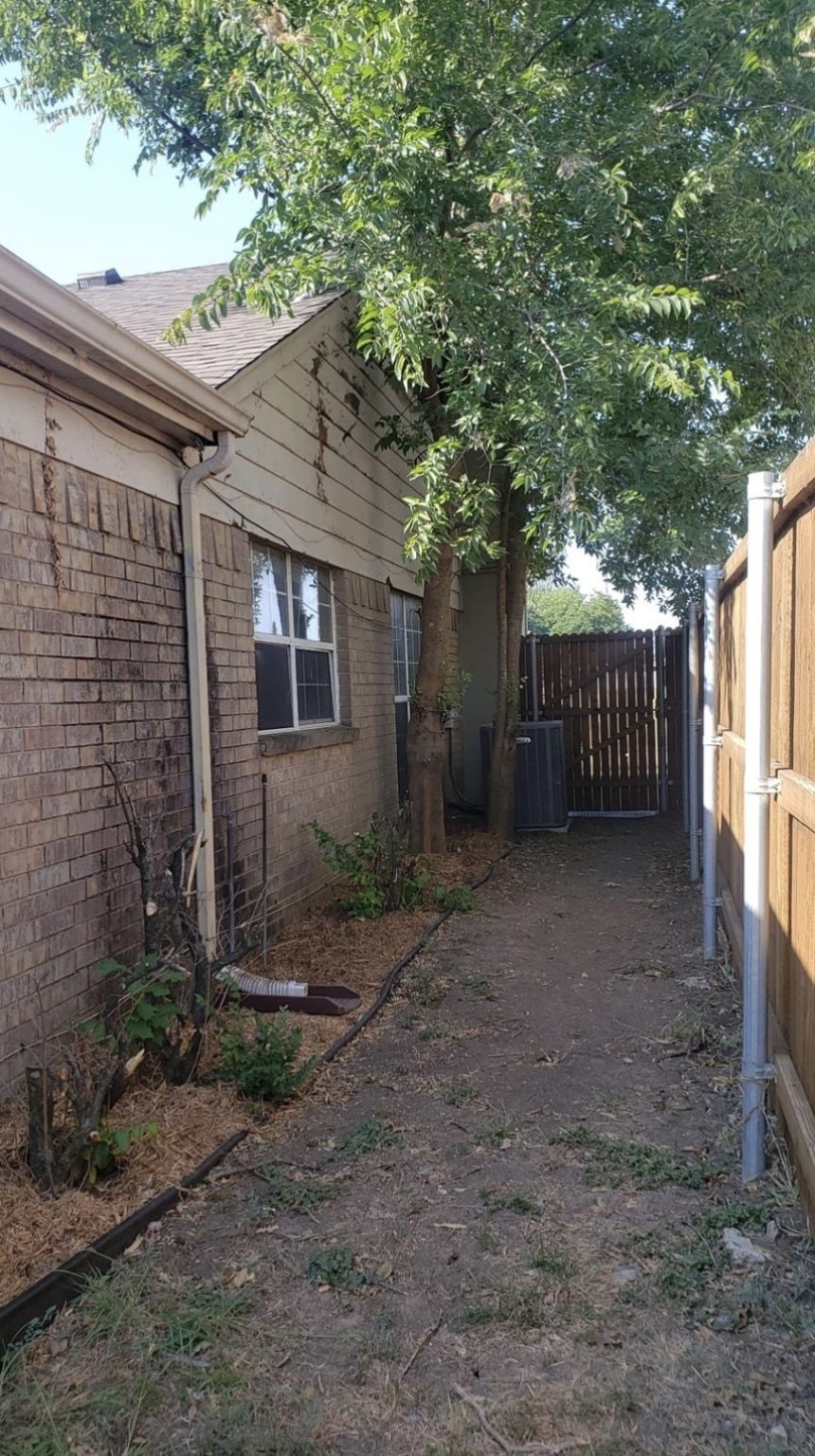 2412 Country Hollow Lane