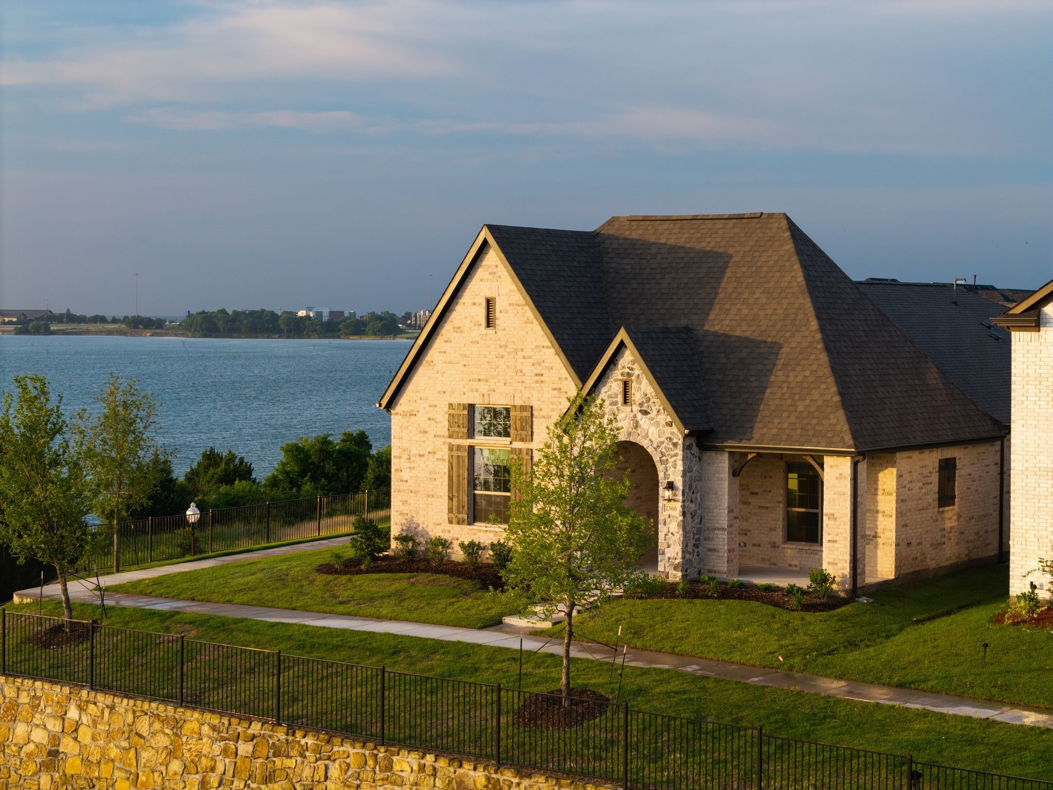 2300 Fairwater Mews