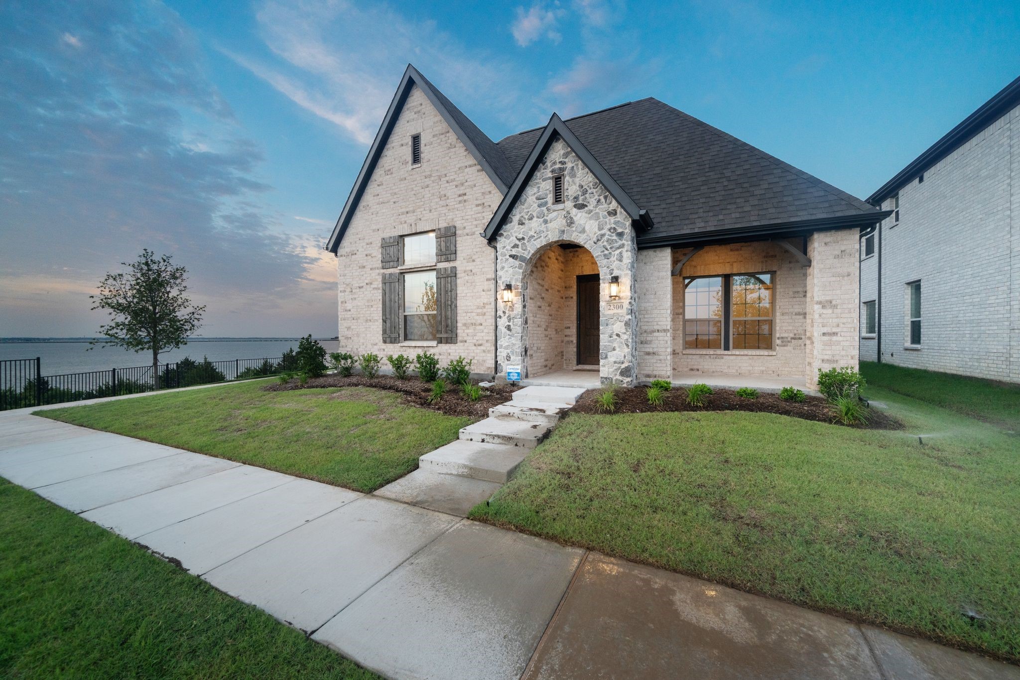 2300 Fairwater Mews
