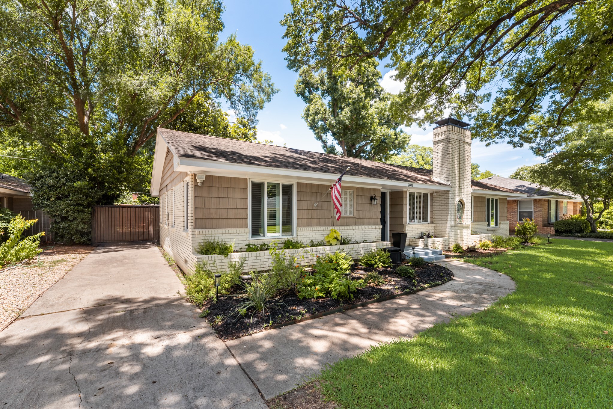 7405 Fenton Drive