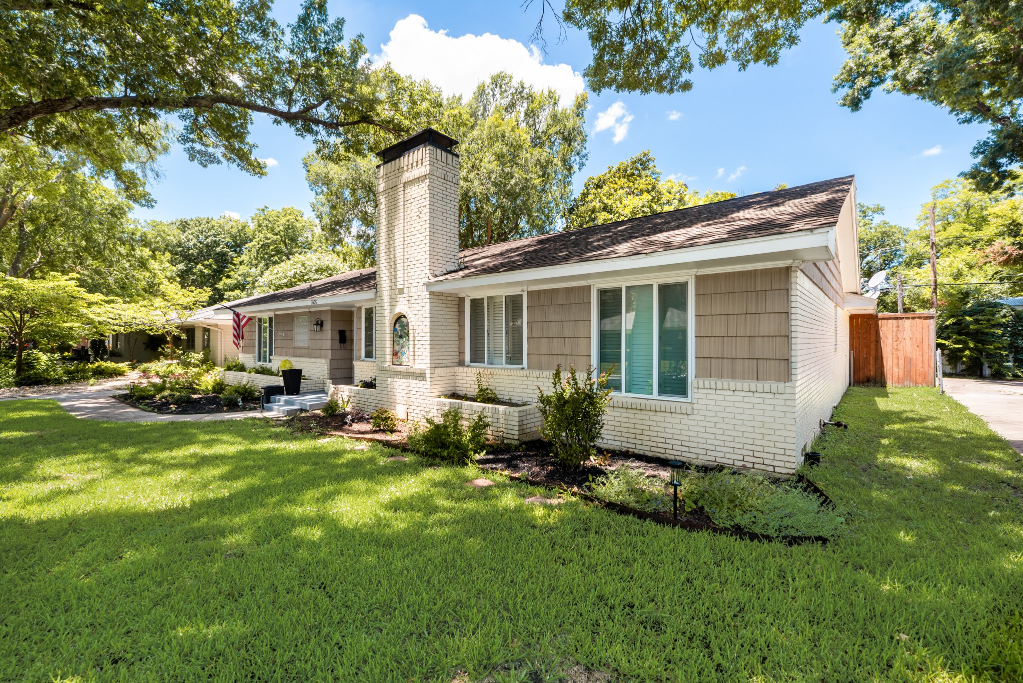 7405 Fenton Drive