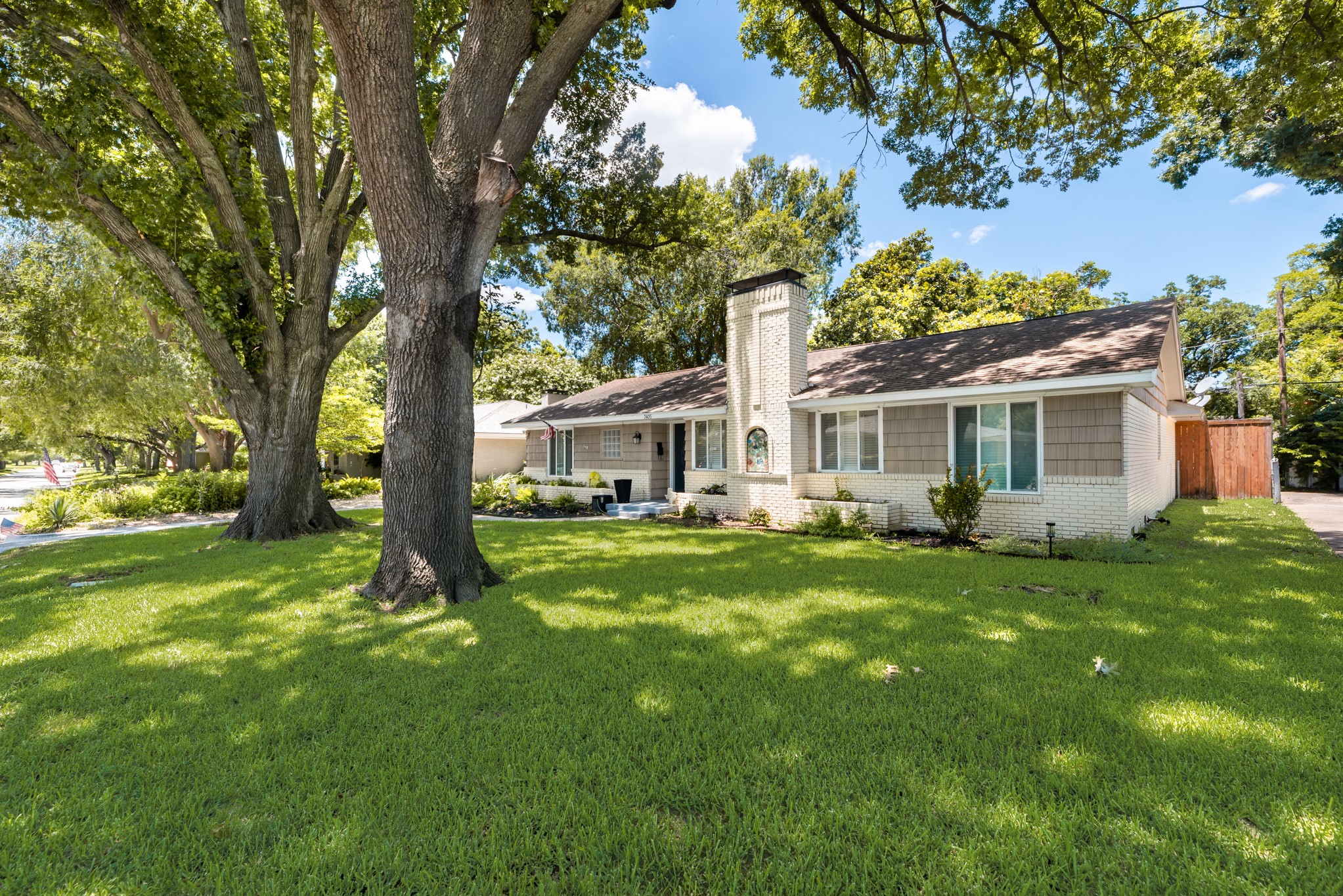 7405 Fenton Drive