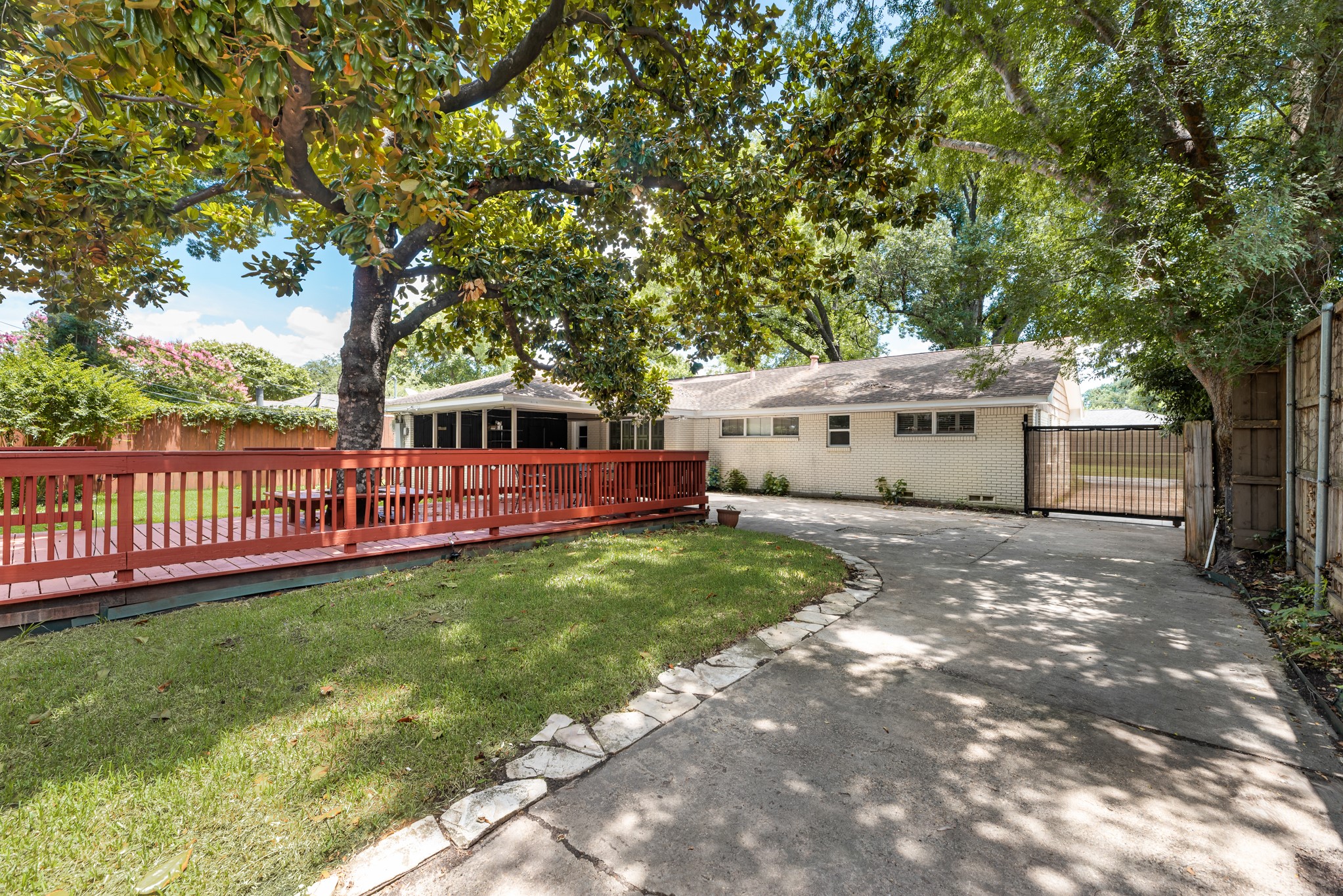 7405 Fenton Drive