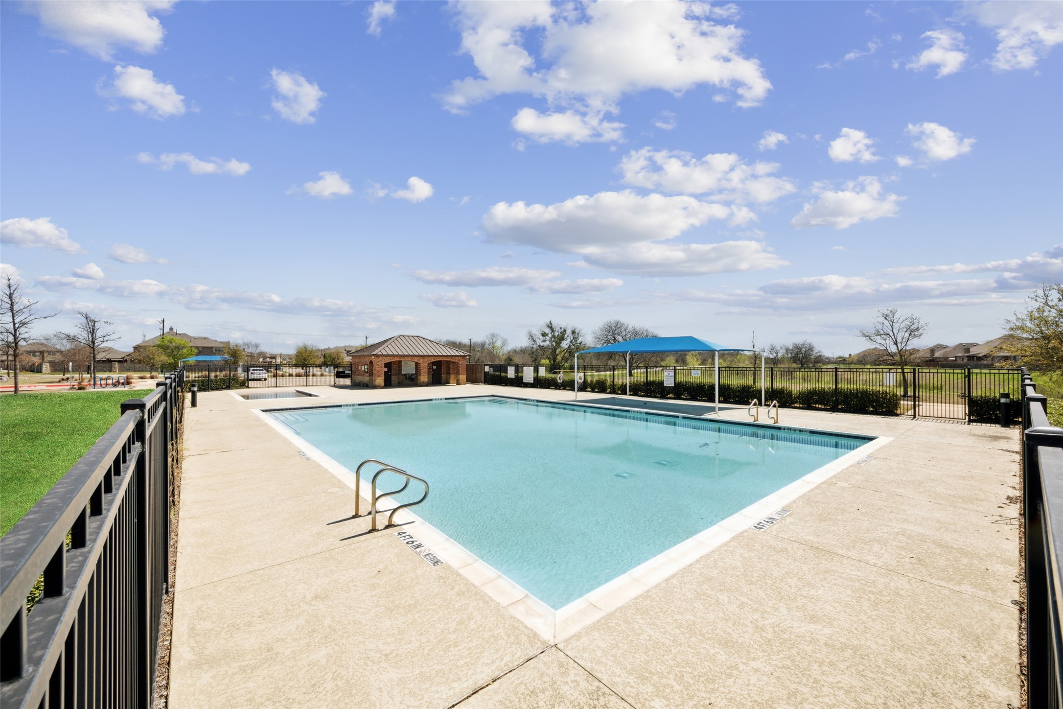 4600 Periwinkle Drive