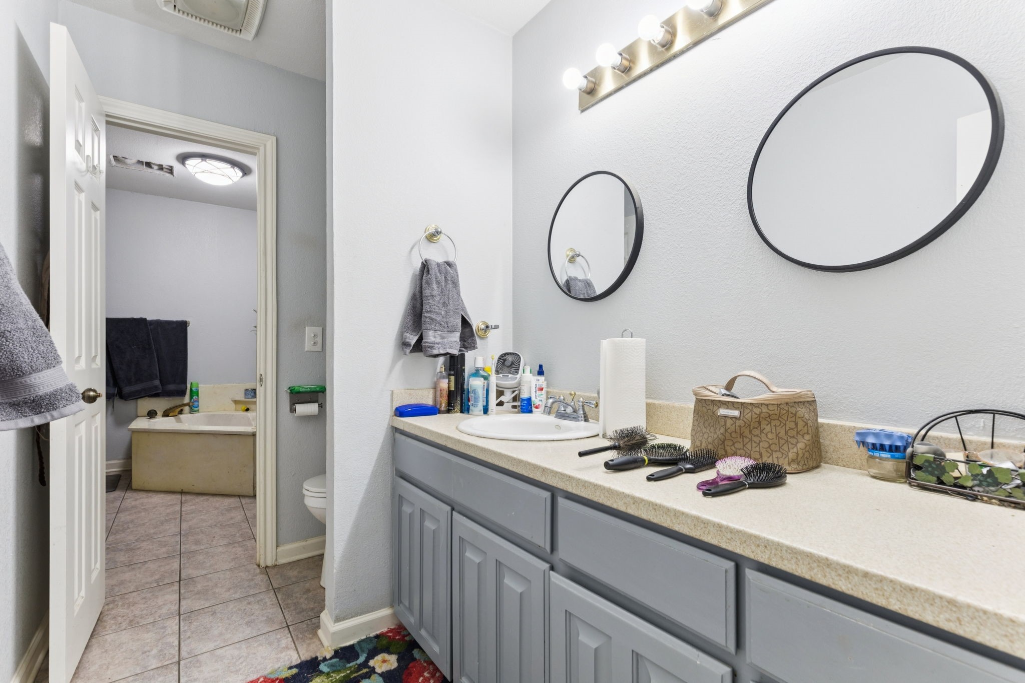 202 Blue Mound Road E