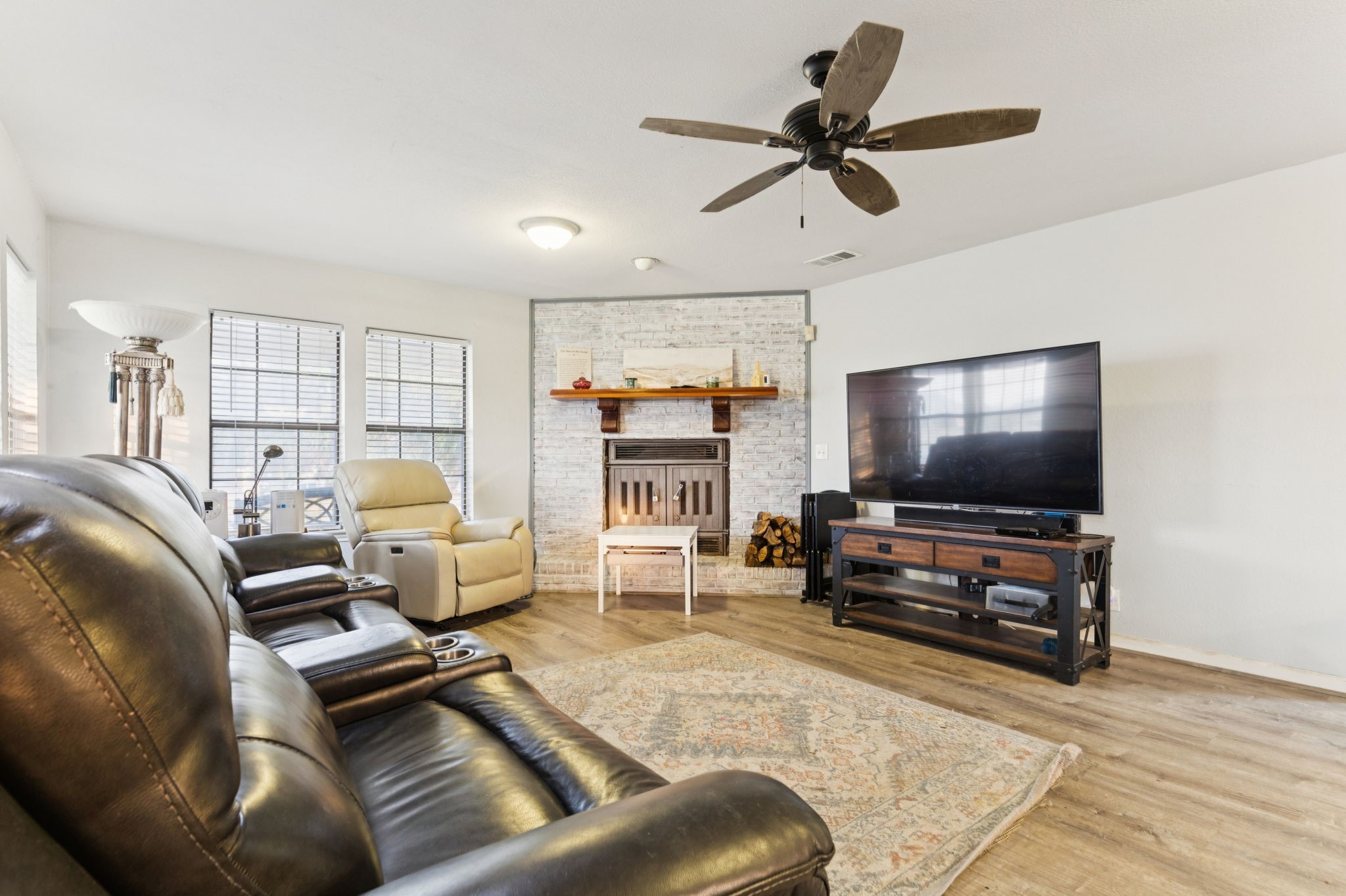 202 Blue Mound Road E