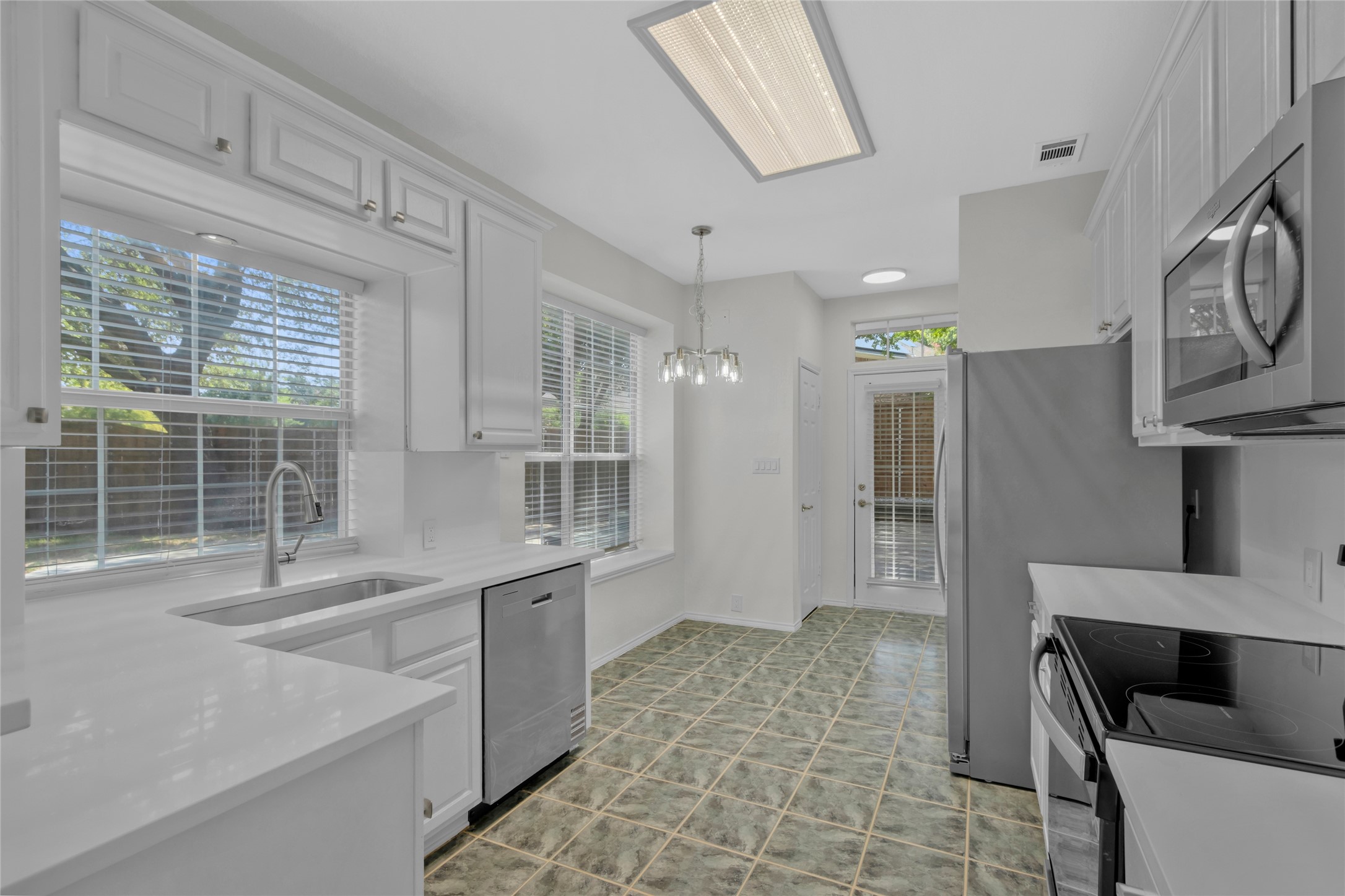 3904 Creek Crossing Drive