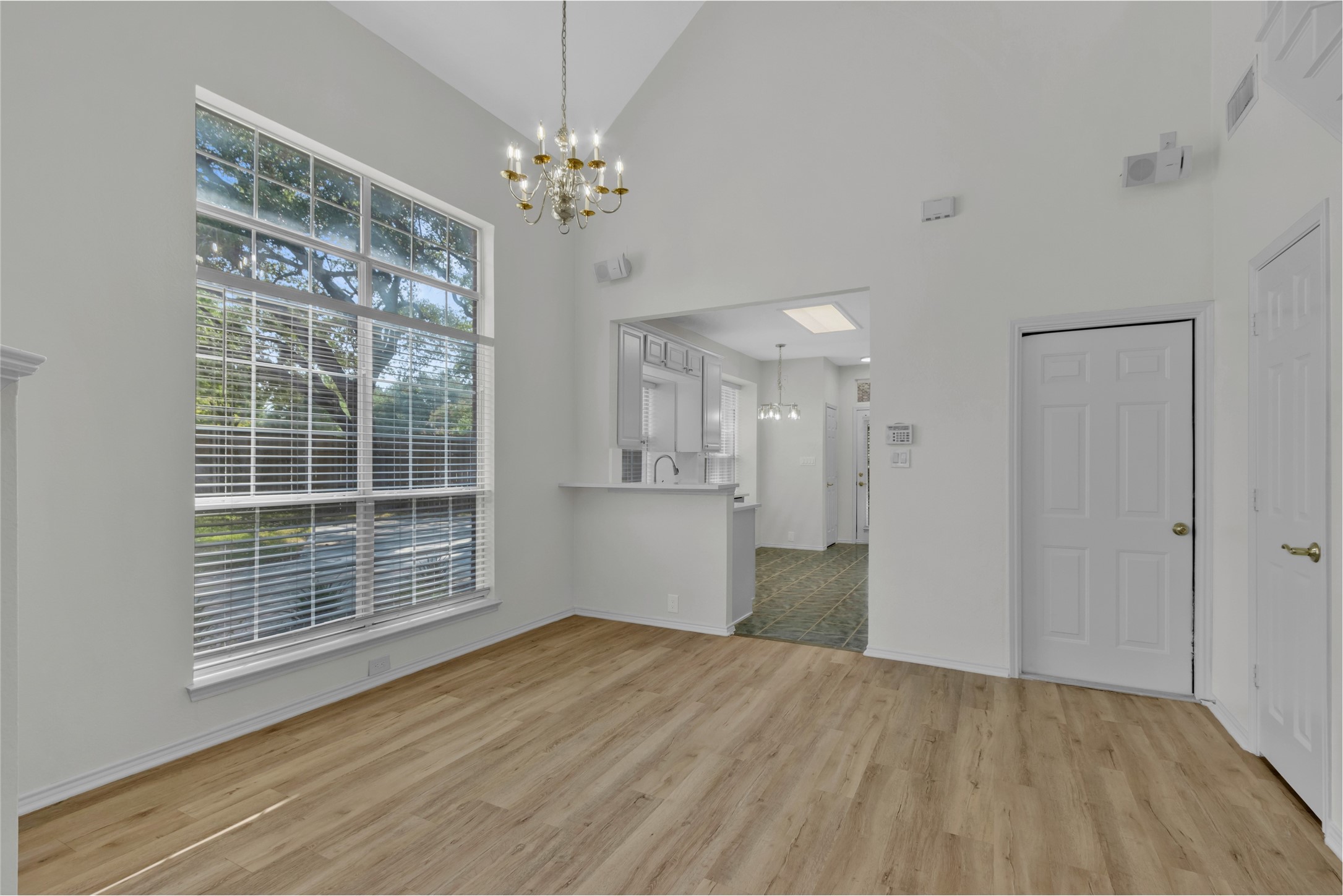 3904 Creek Crossing Drive