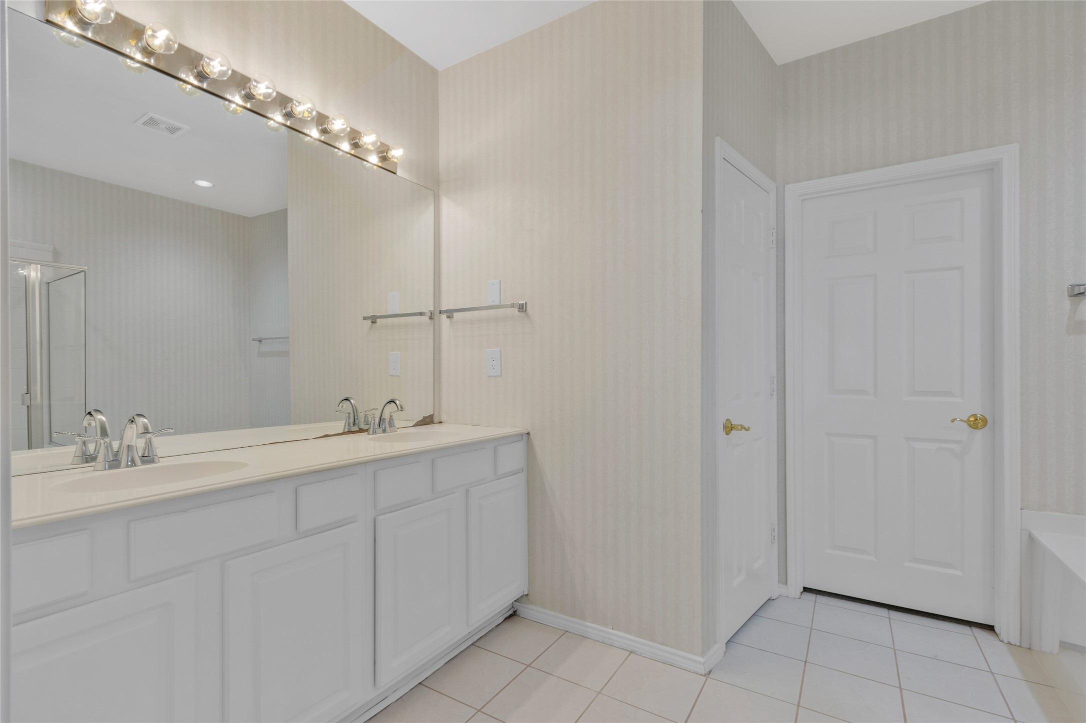 3904 Creek Crossing Drive