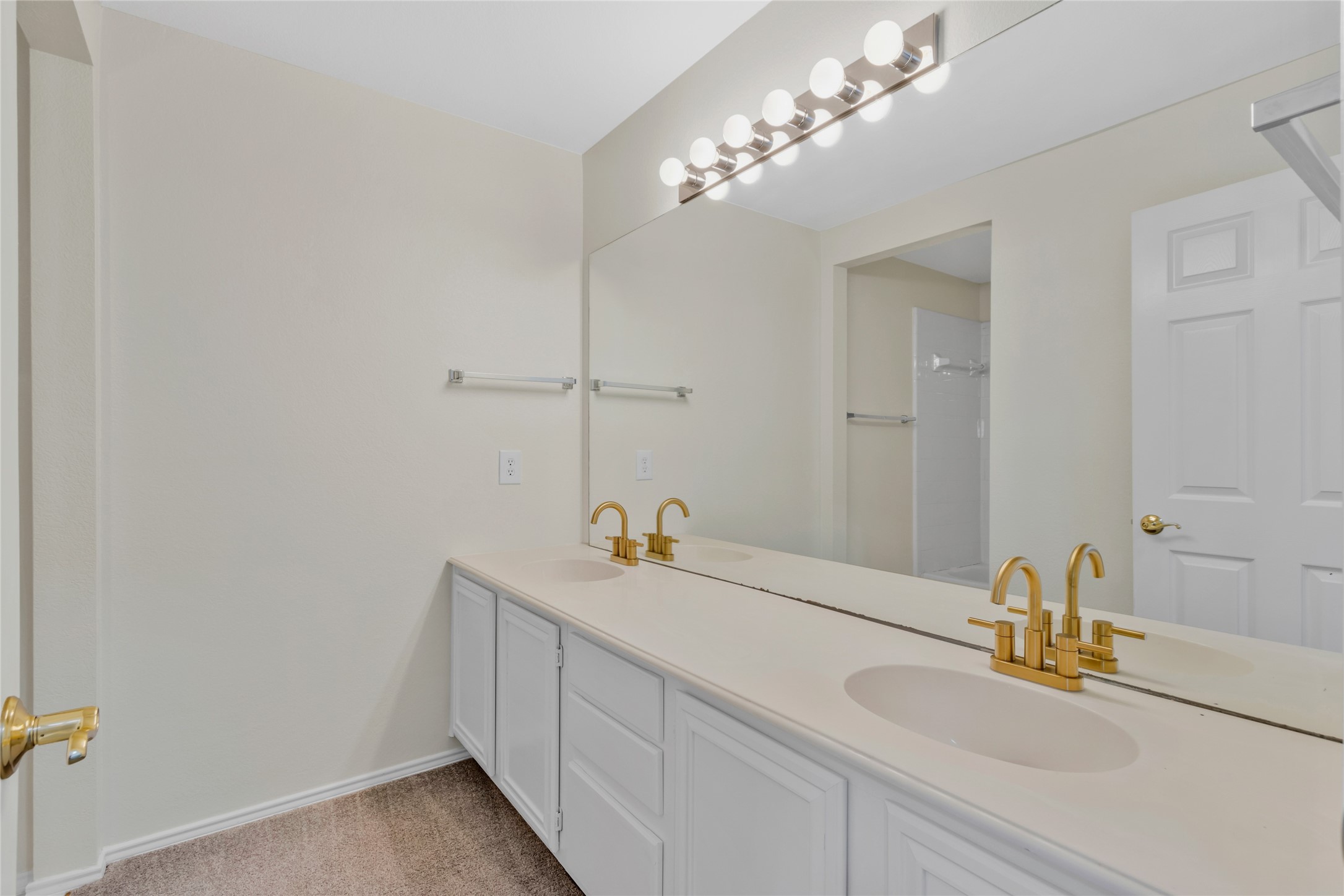 3904 Creek Crossing Drive