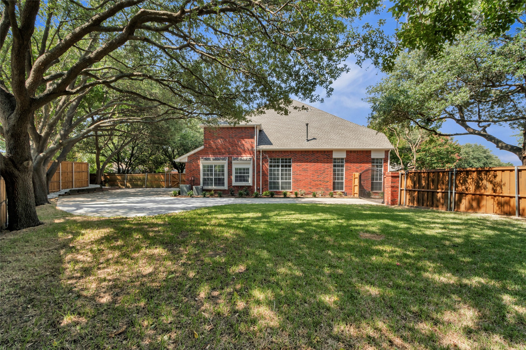 3904 Creek Crossing Drive