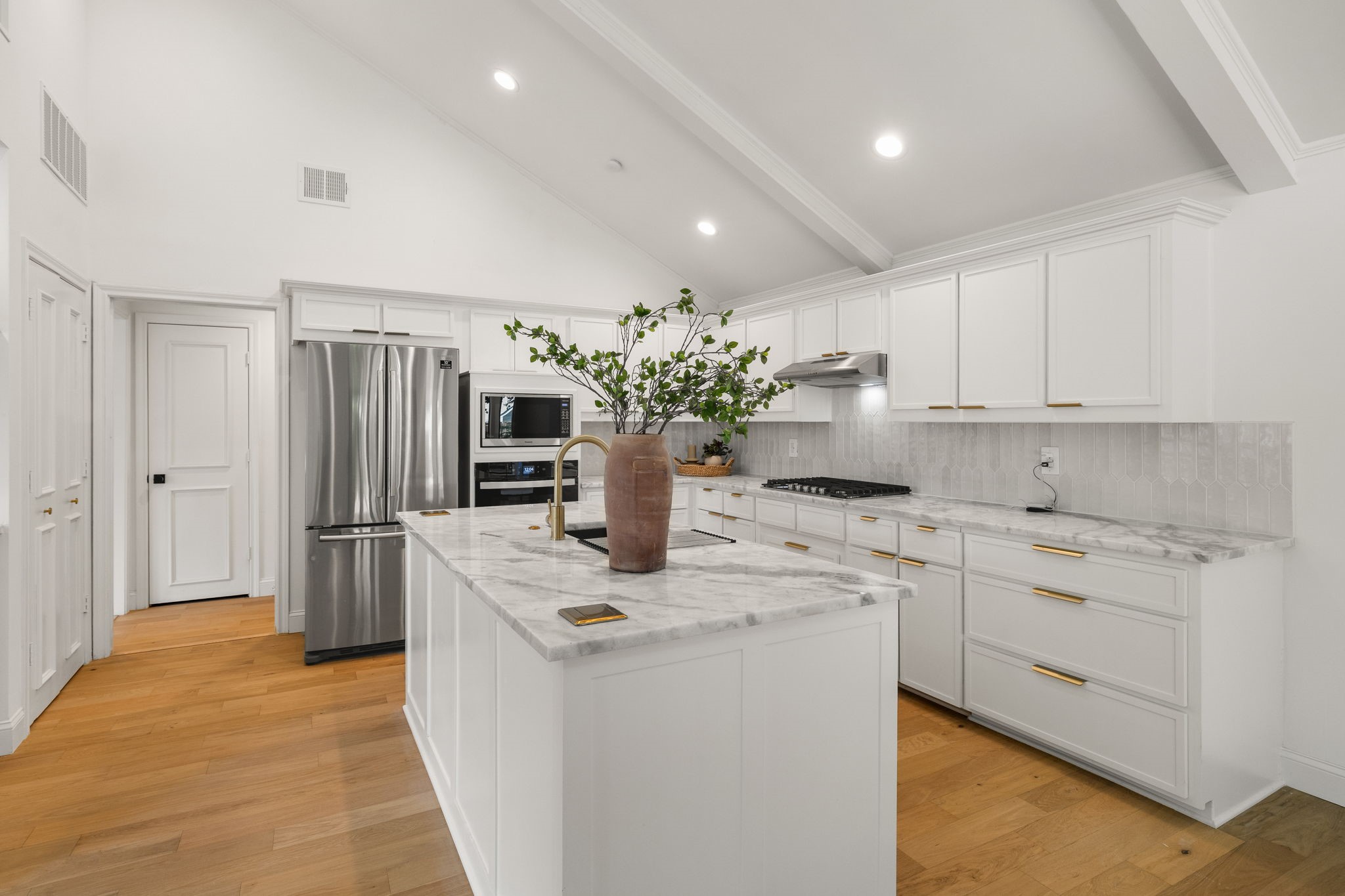 5827 Brushy Creek Trail