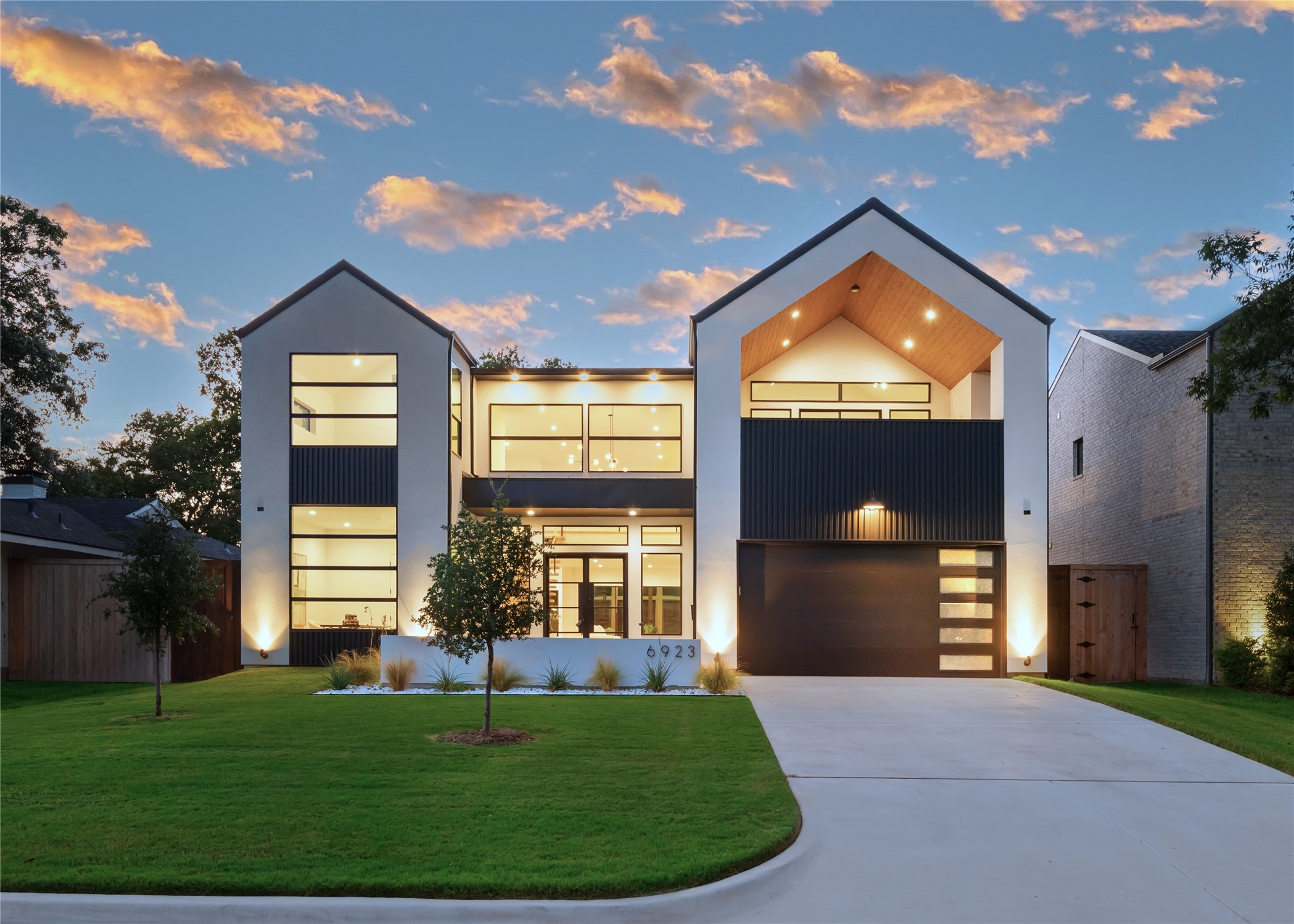 6923 Inverness Lane