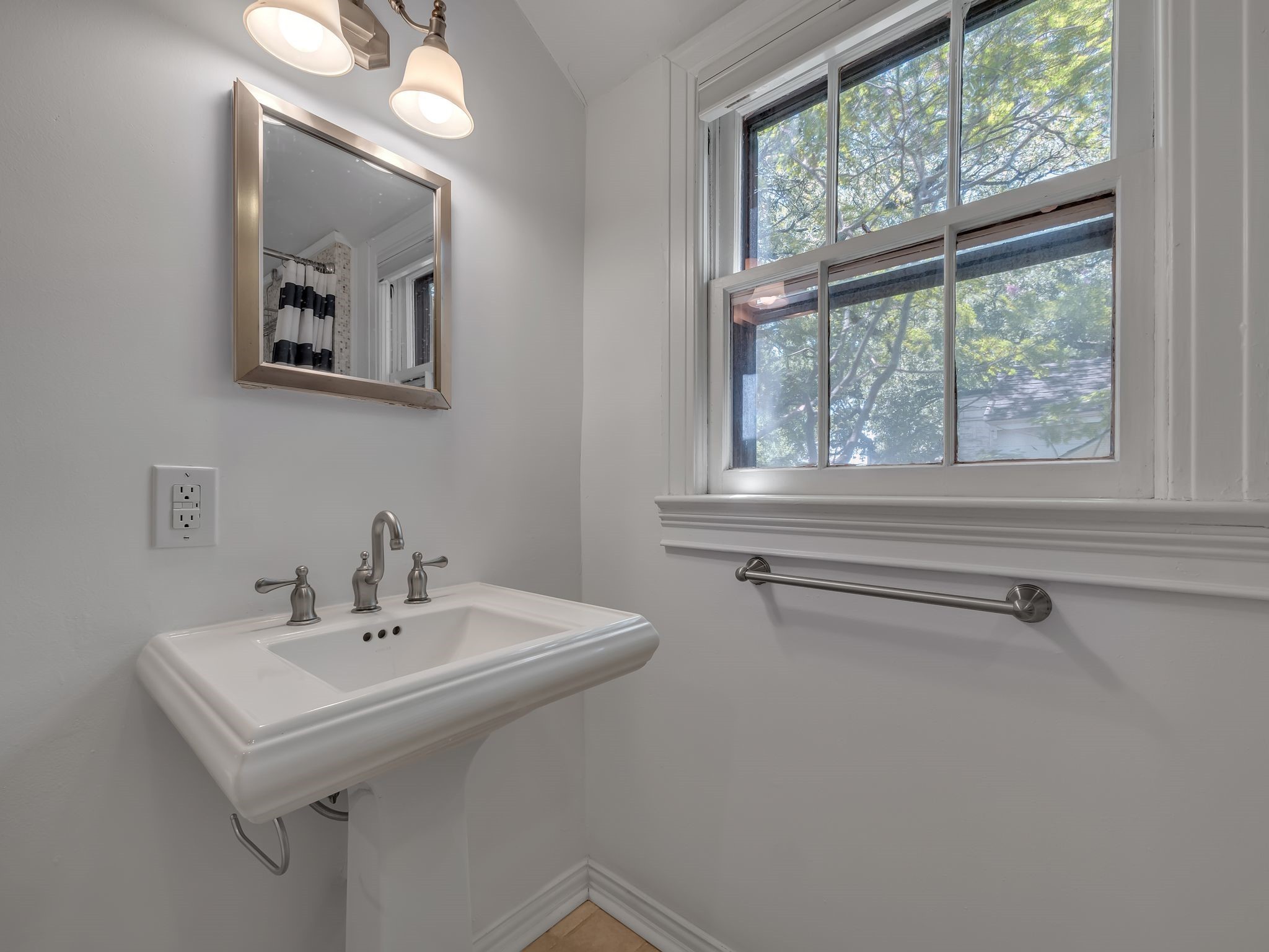 1531 Cedar Hill Avenue