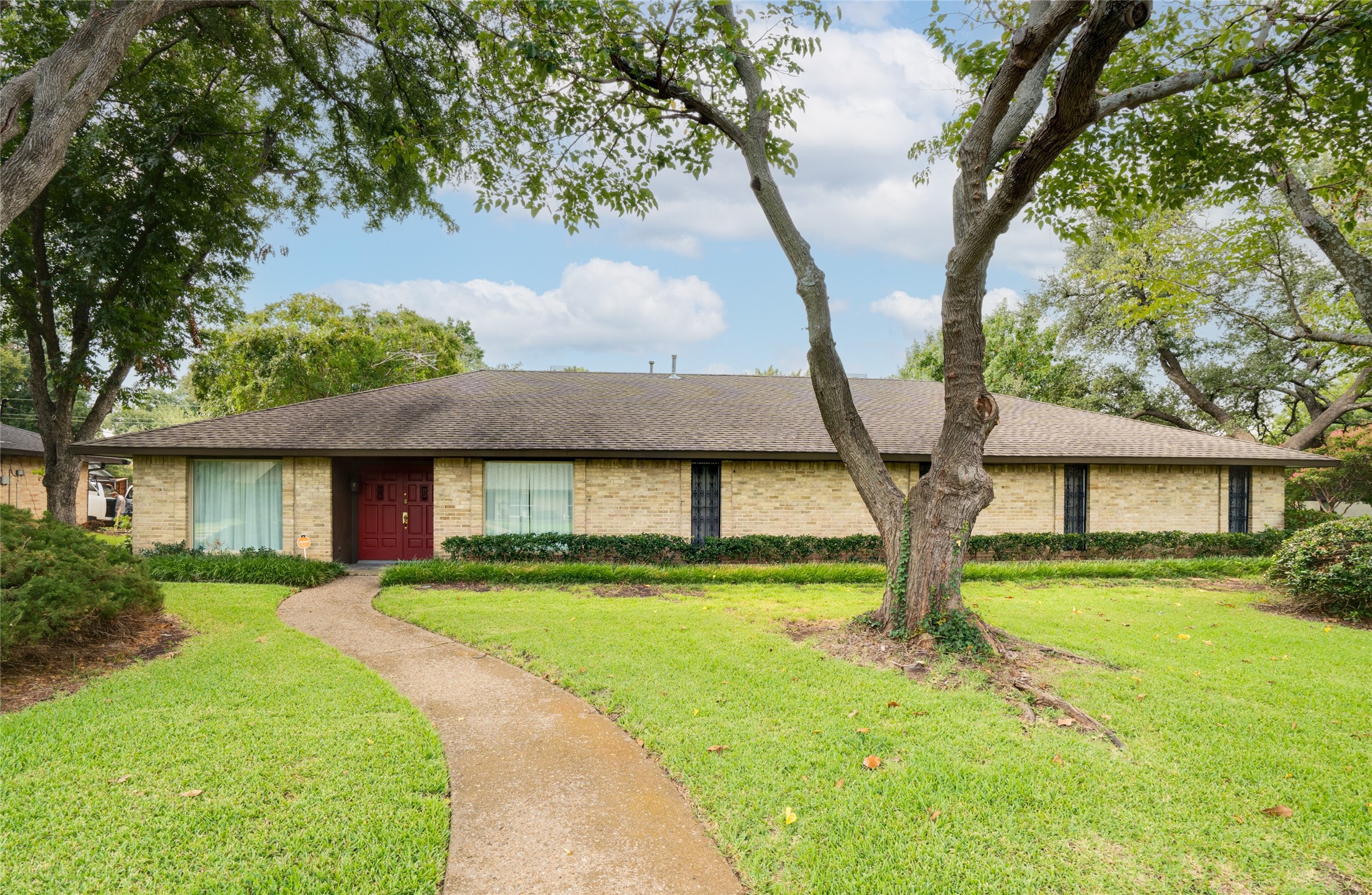 4032 Echo Glen Drive