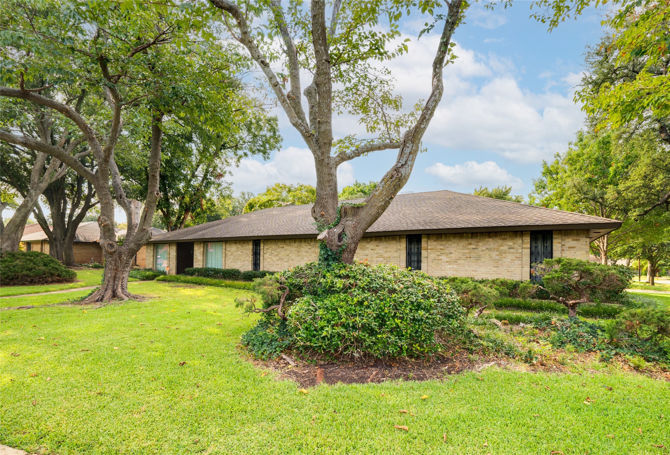 4032 Echo Glen Drive