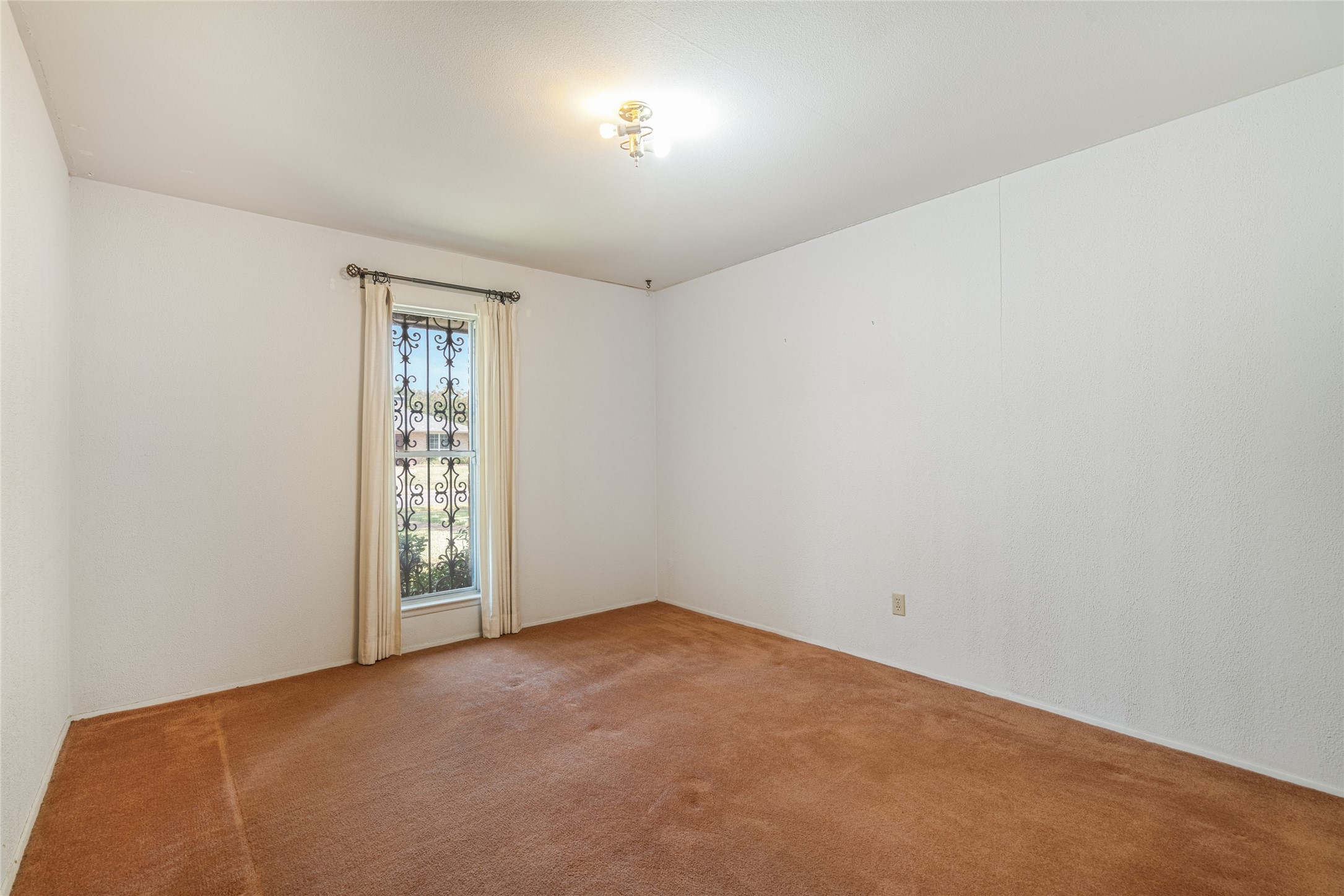 4032 Echo Glen Drive