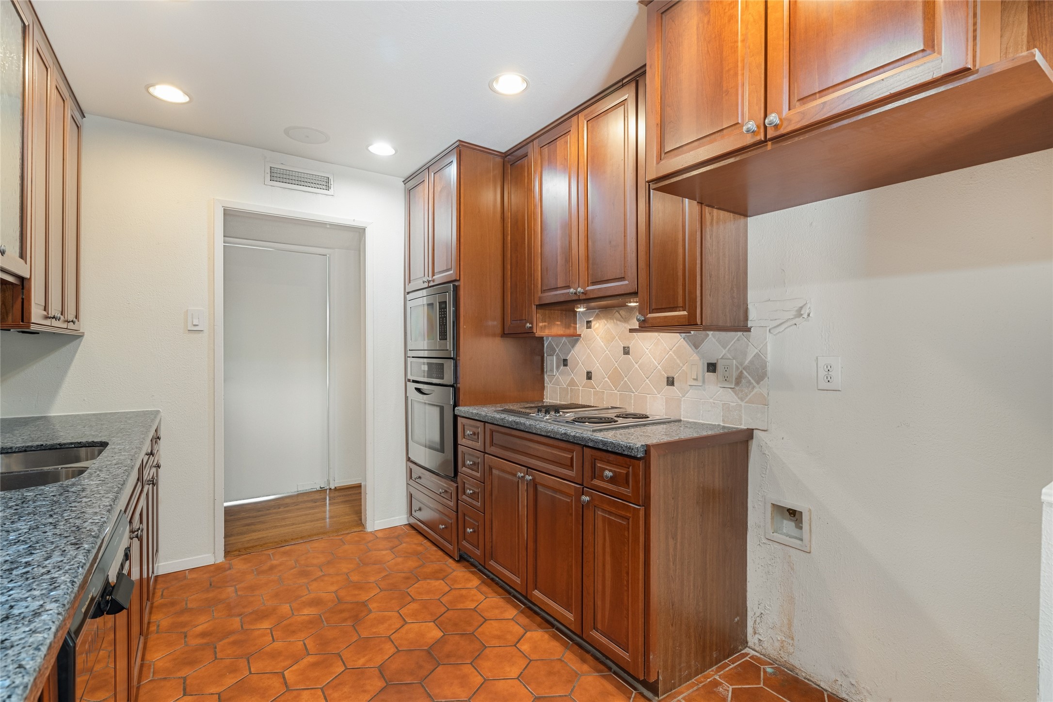 4032 Echo Glen Drive