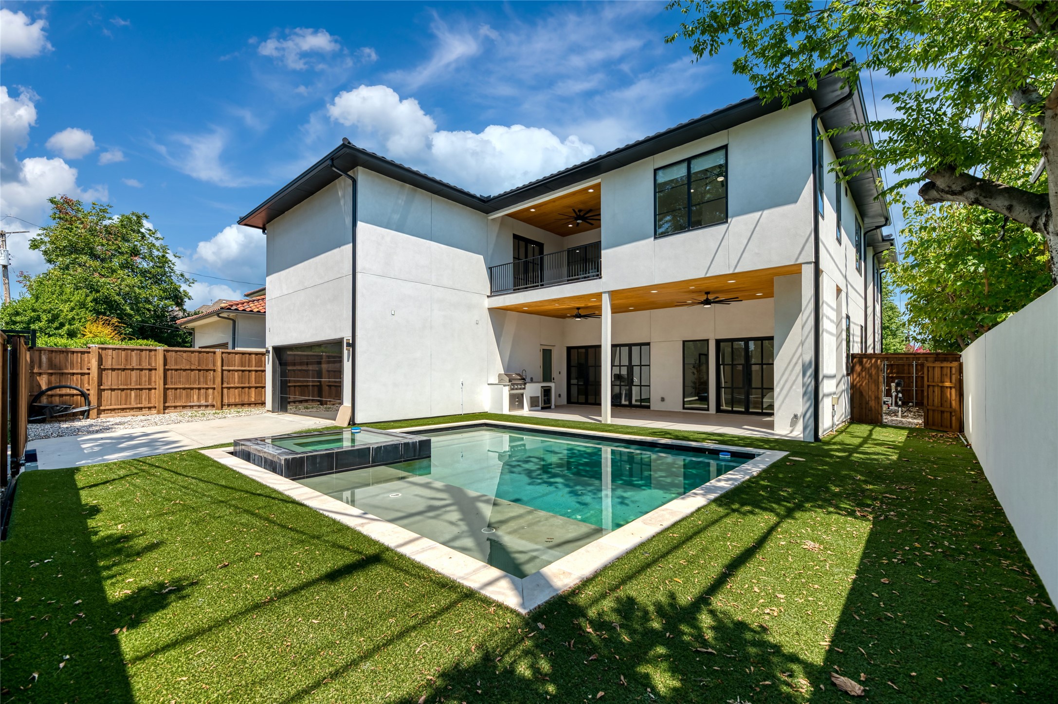 6838 Chevy Chase Avenue