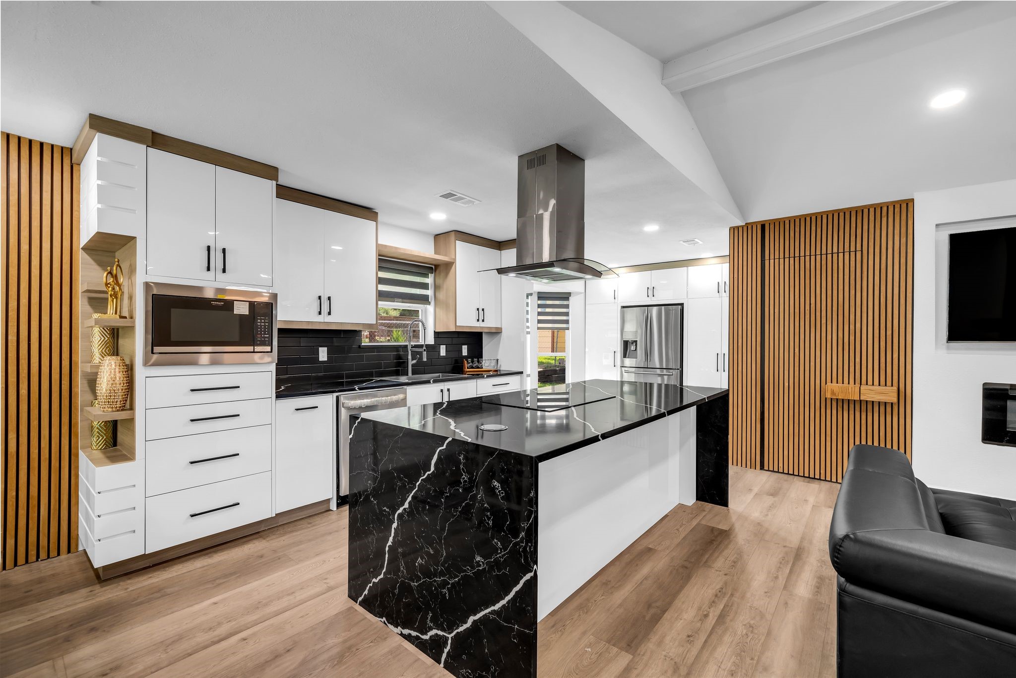 4122 Azalea Lane