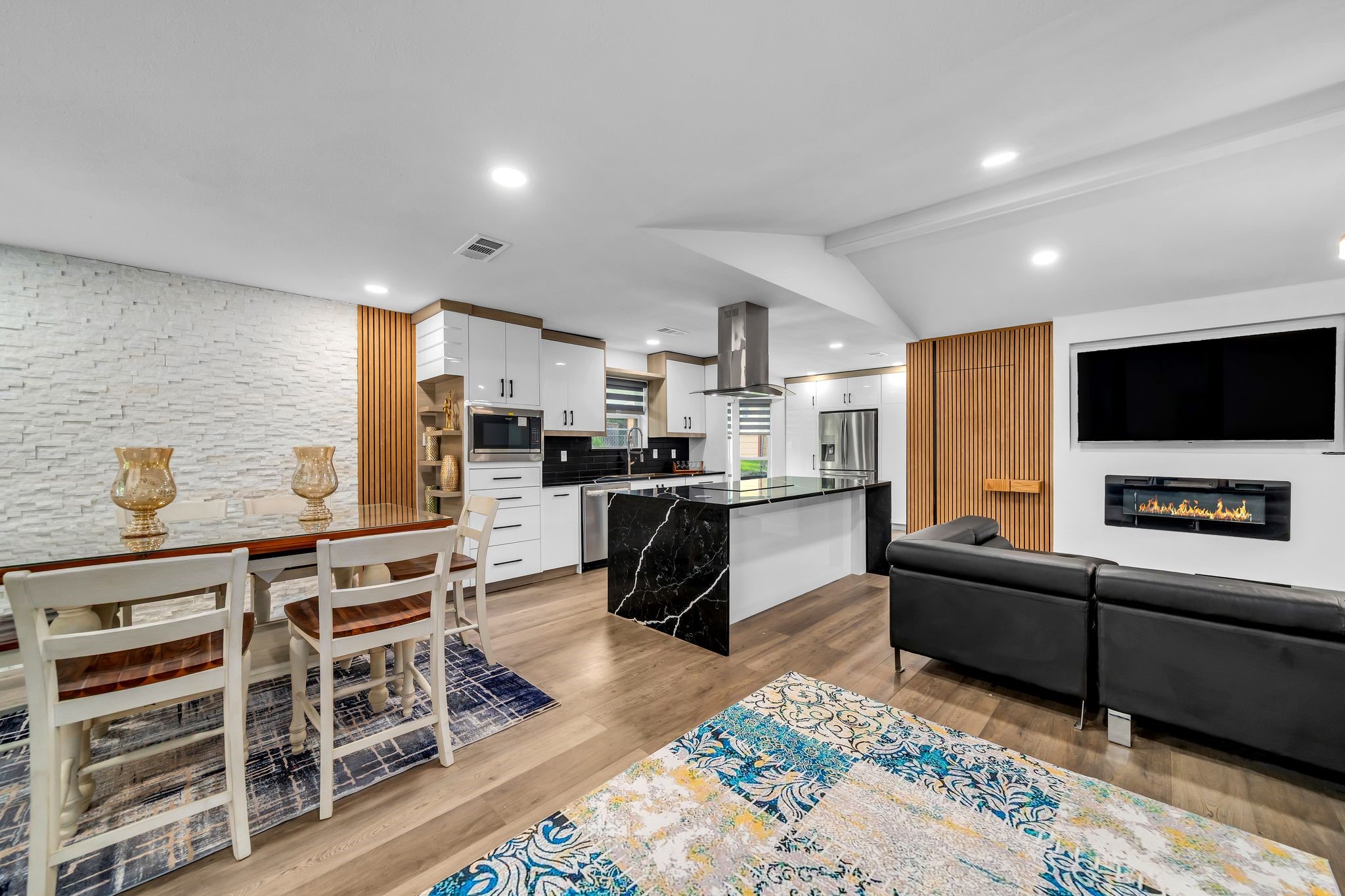 4122 Azalea Lane