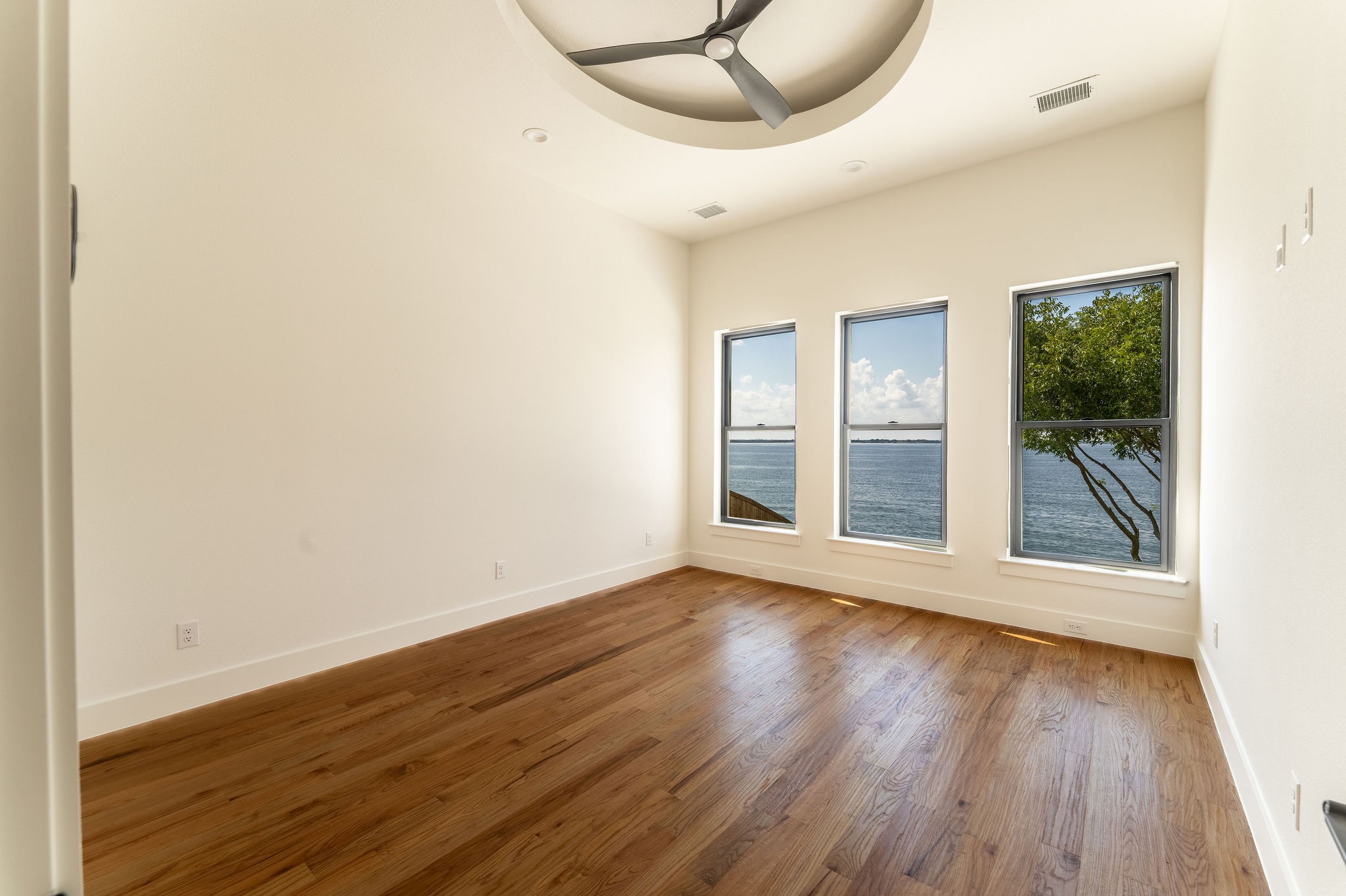 18013 Lake Ray Hubbard Drive